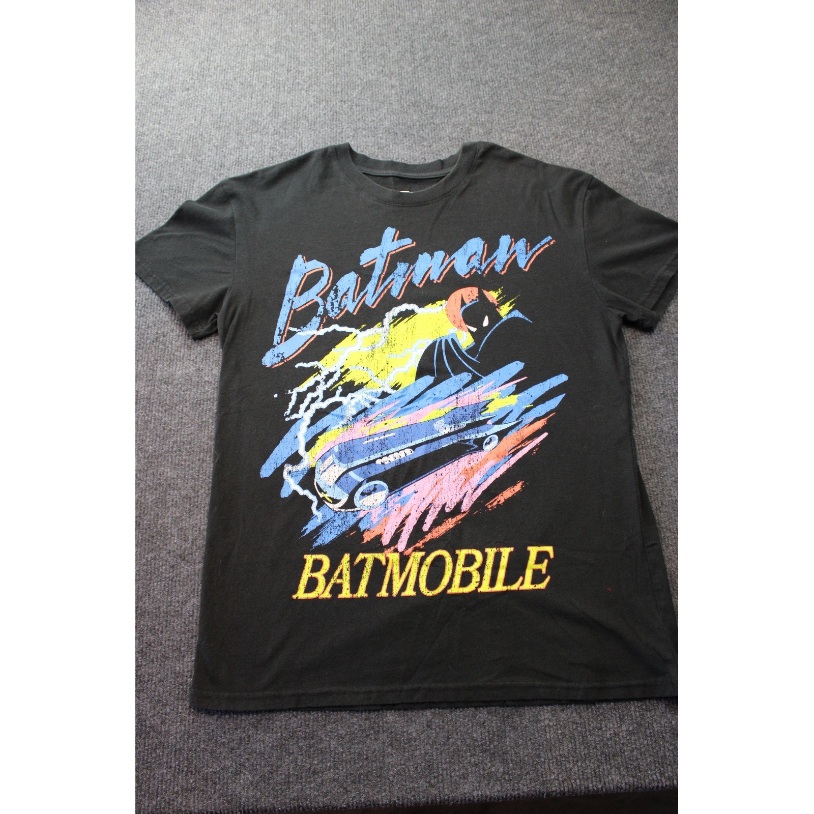 DC Comics Batman Batmobile Graphic T-Shirt Mens Medium Black Retro Neon 2024