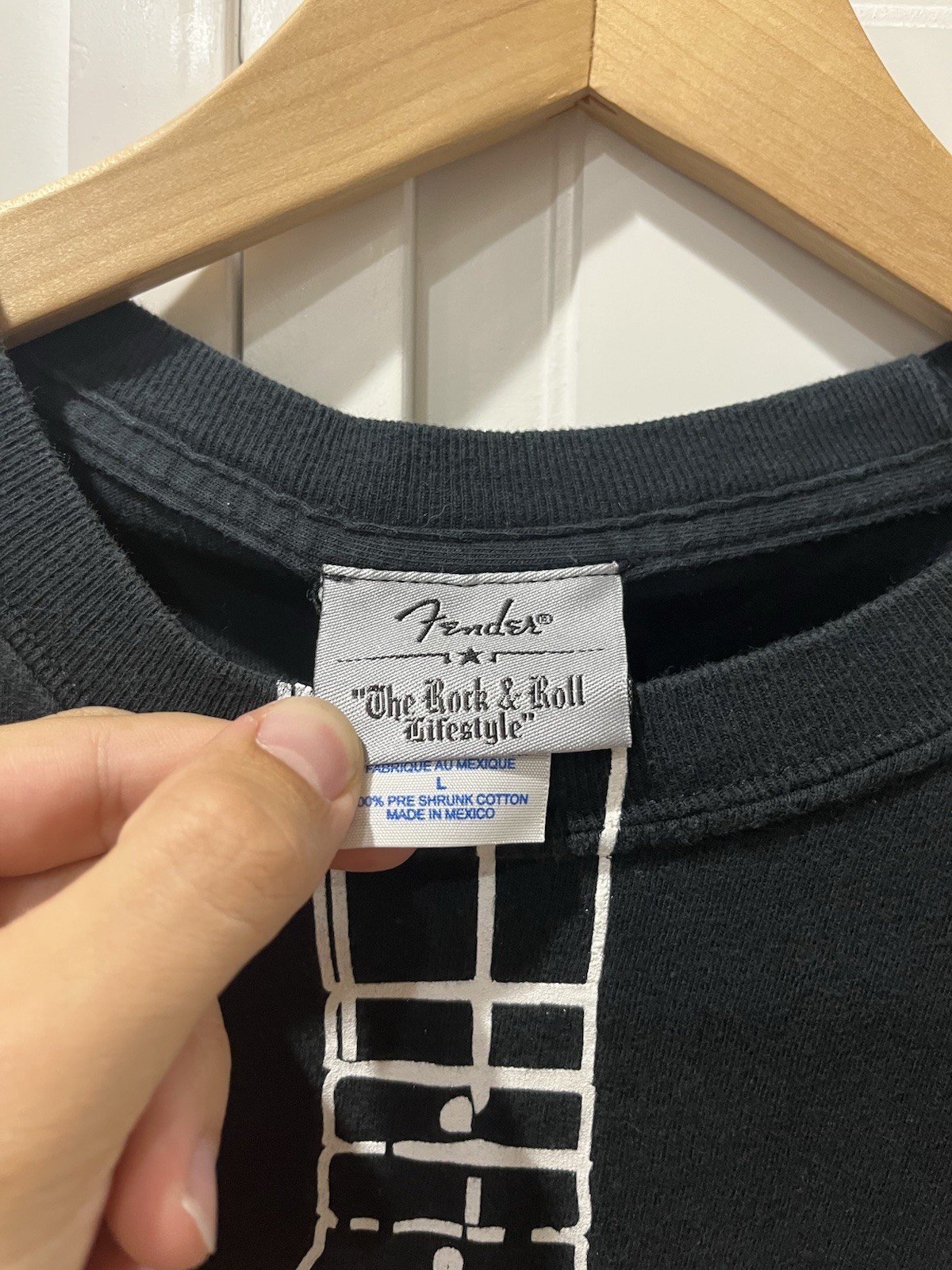 Fender Men’s L Cotton Black Graphic Logo Crew Neck Short Sleeve Preshrunk Tee