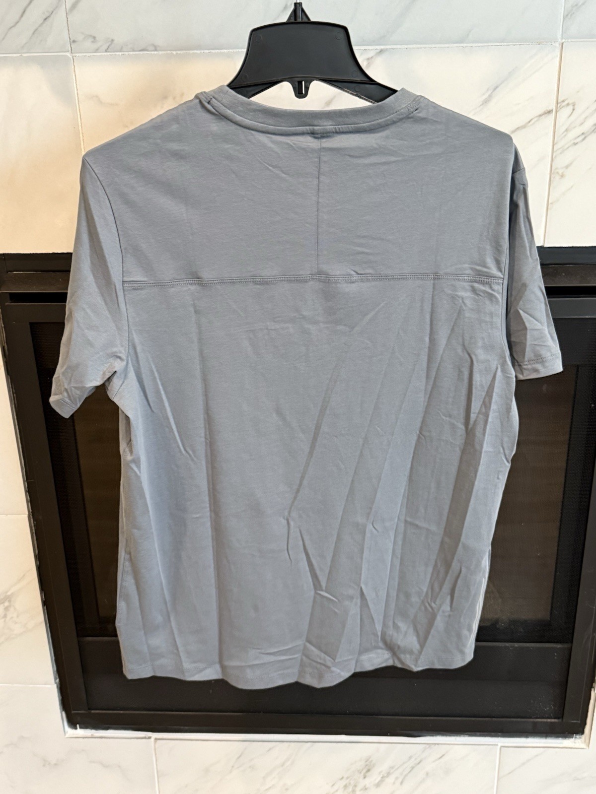 Kenneth Cole Small Core Relaxed T-Shirt Gray Crewneck Stretch UPF 50+ $49