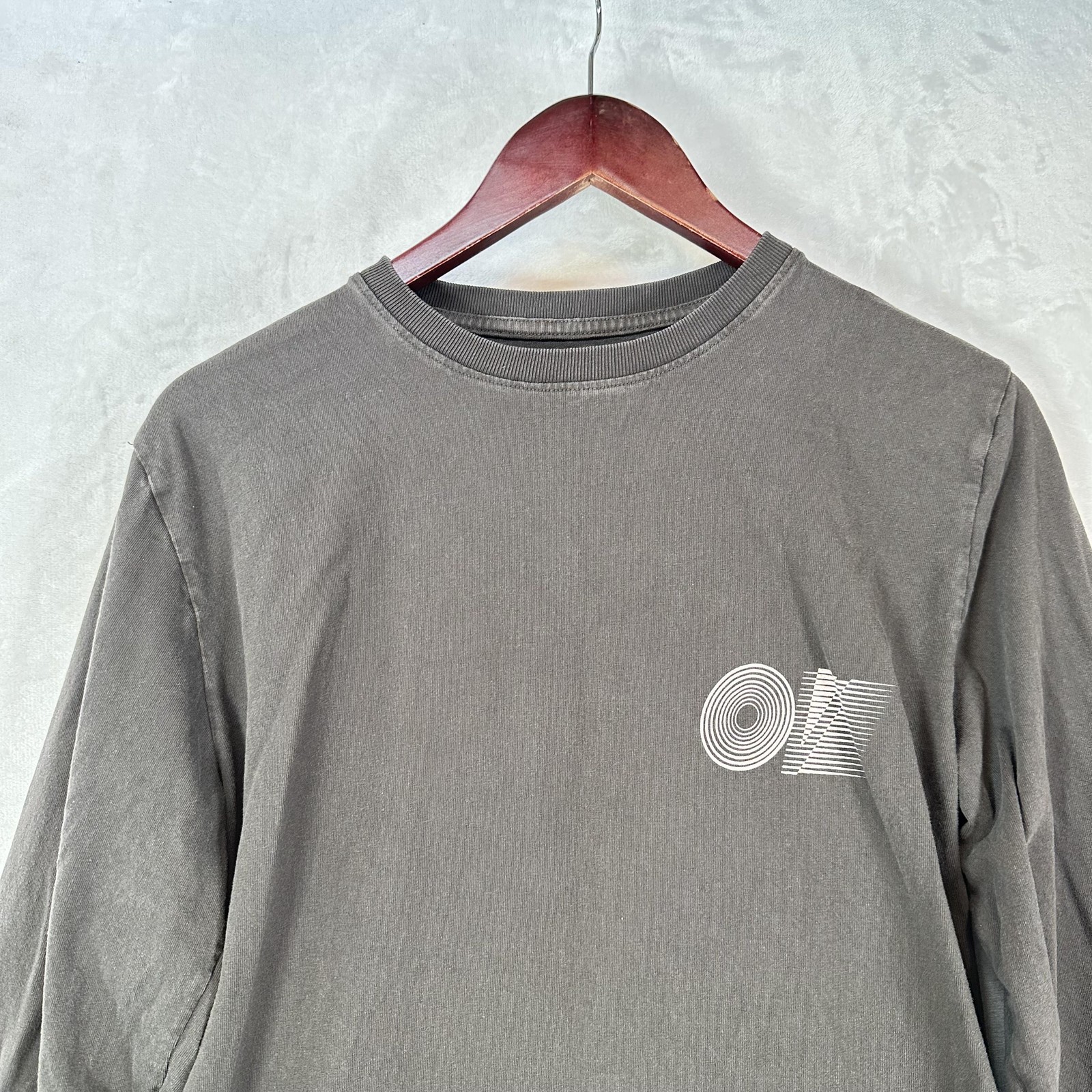 Outdoor Voices Shirt Mens Small Gray OV Logo Long Sleeve Made USA Cotton Graphic