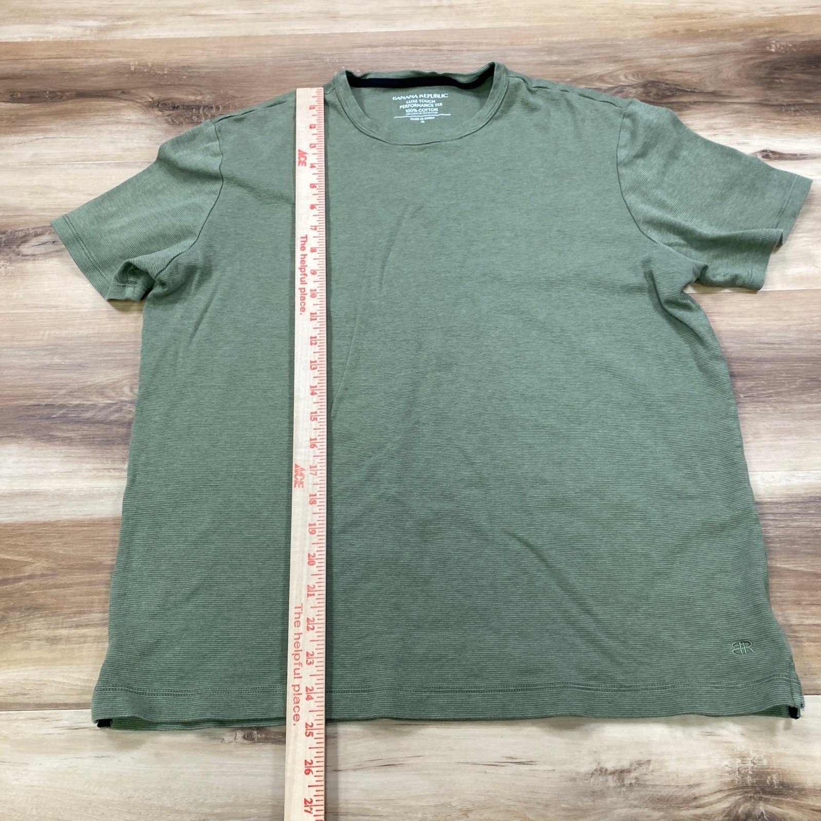 Banana Republic Tee Mens XL Luxe Touch 100% Cotton Classic Green Quiet Luxury