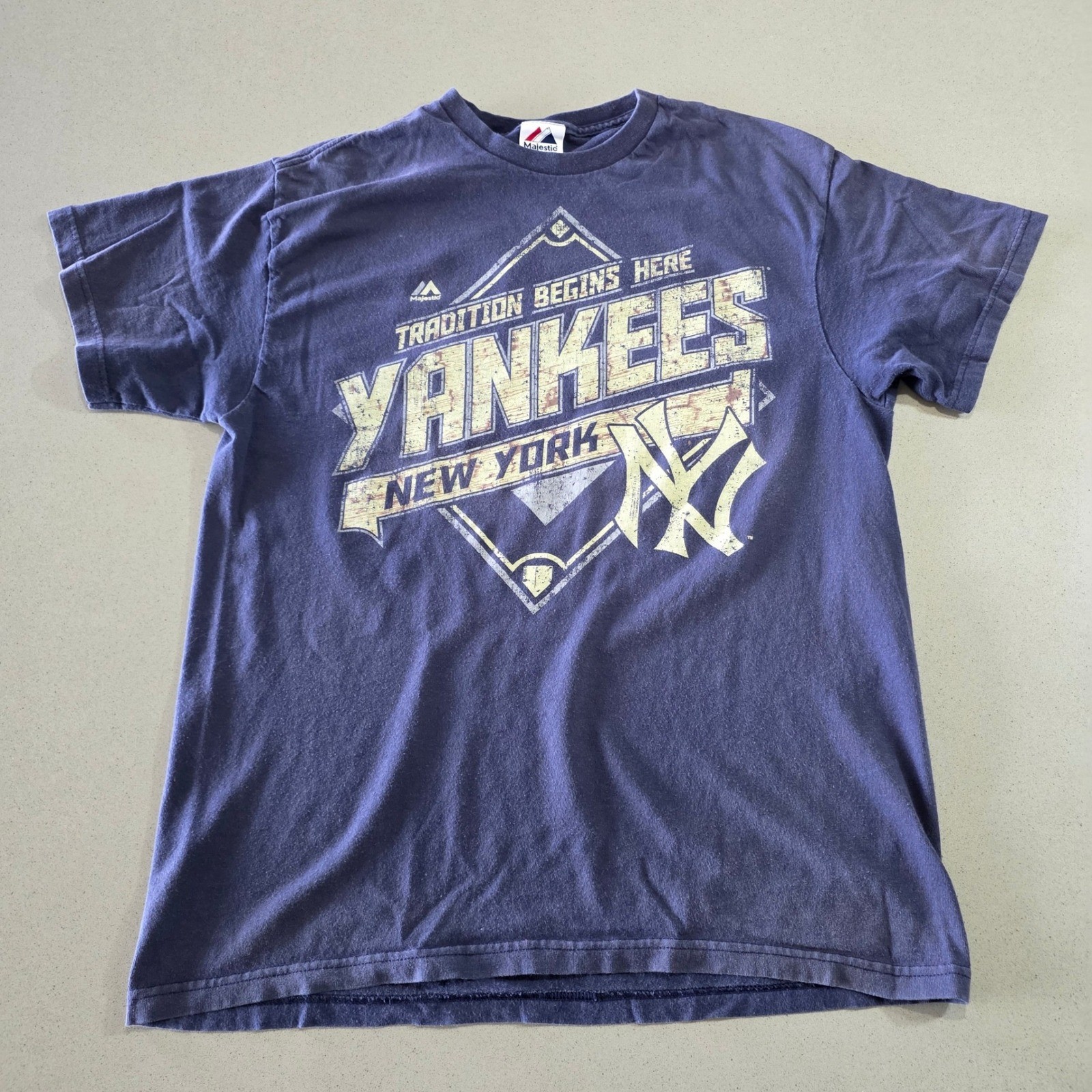 Majestic New York Yankees Tradition Begins Here Graphic T-Shirt Navy Blue Mens L
