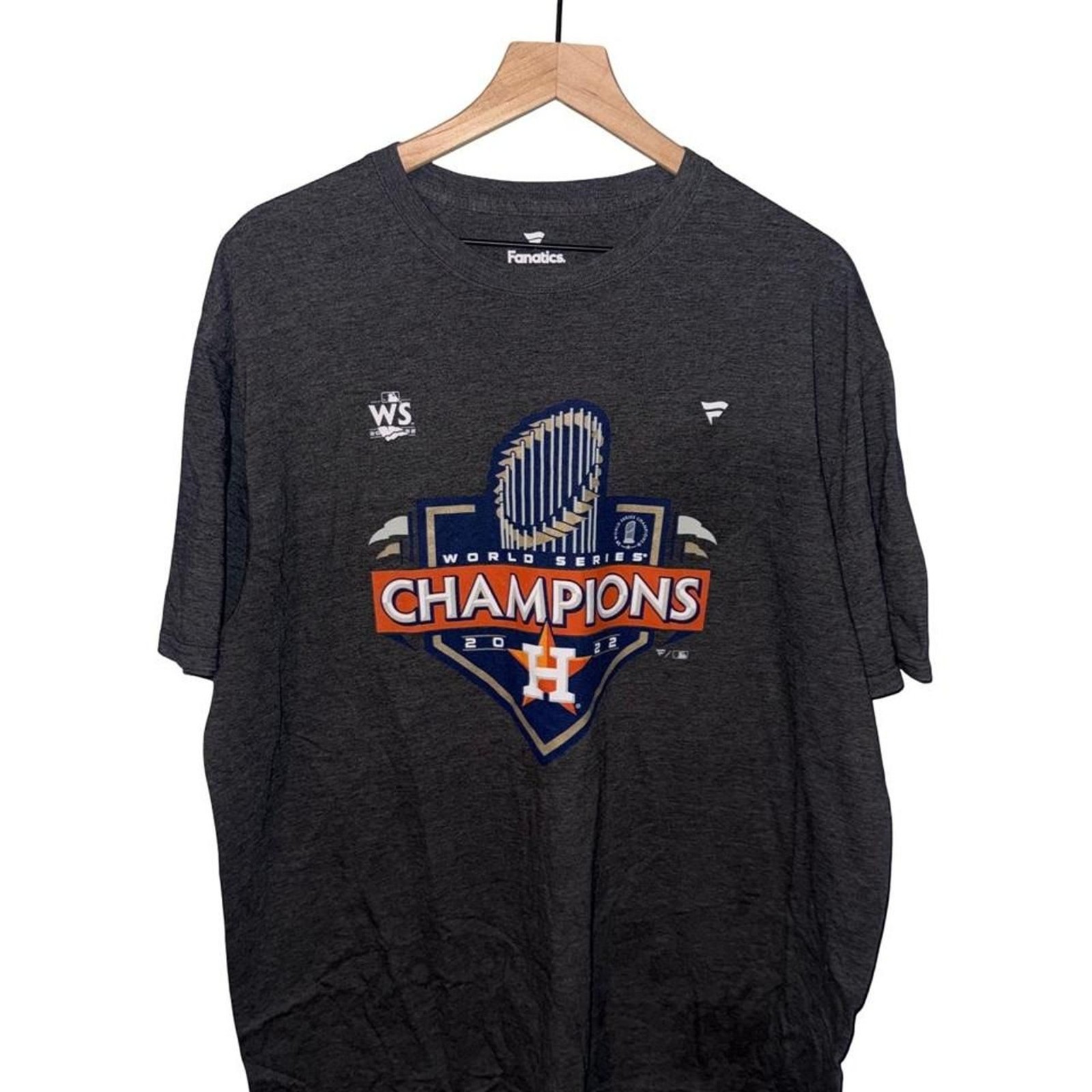Fanatics Men’s Grey T-shirt