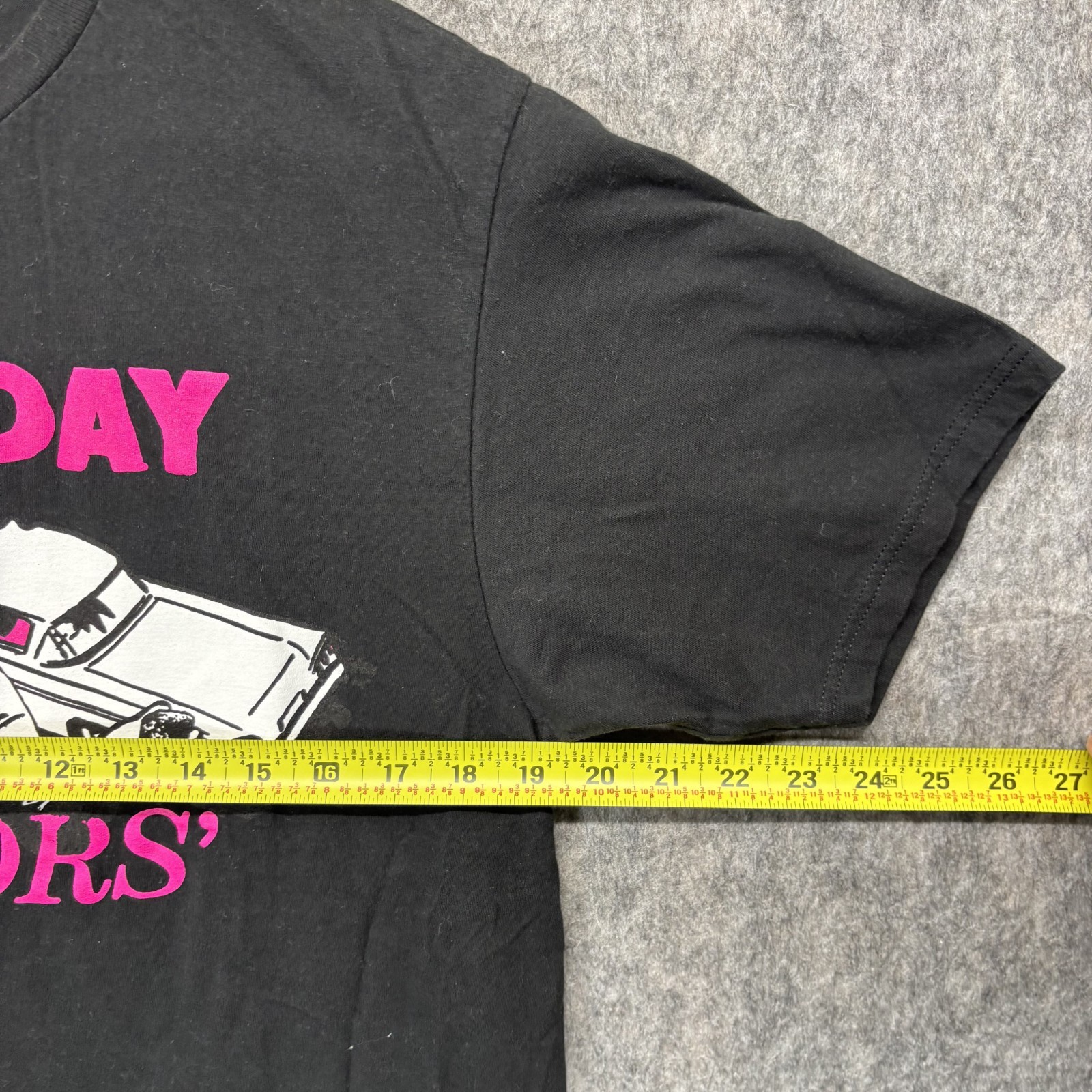 Green Day Concert The Saviors Tour Shirt Short Sleeve Men’s Large Black Pink