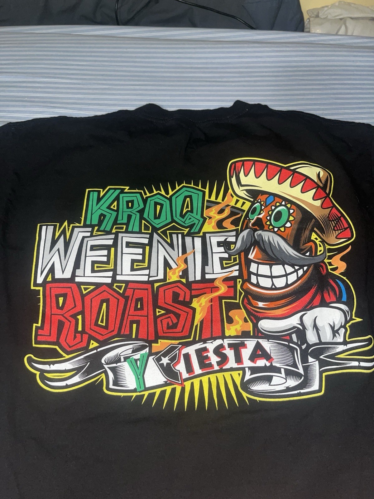 Medium 2017 KROQ 106.7 Weenie Roast y Fiesta Shirt