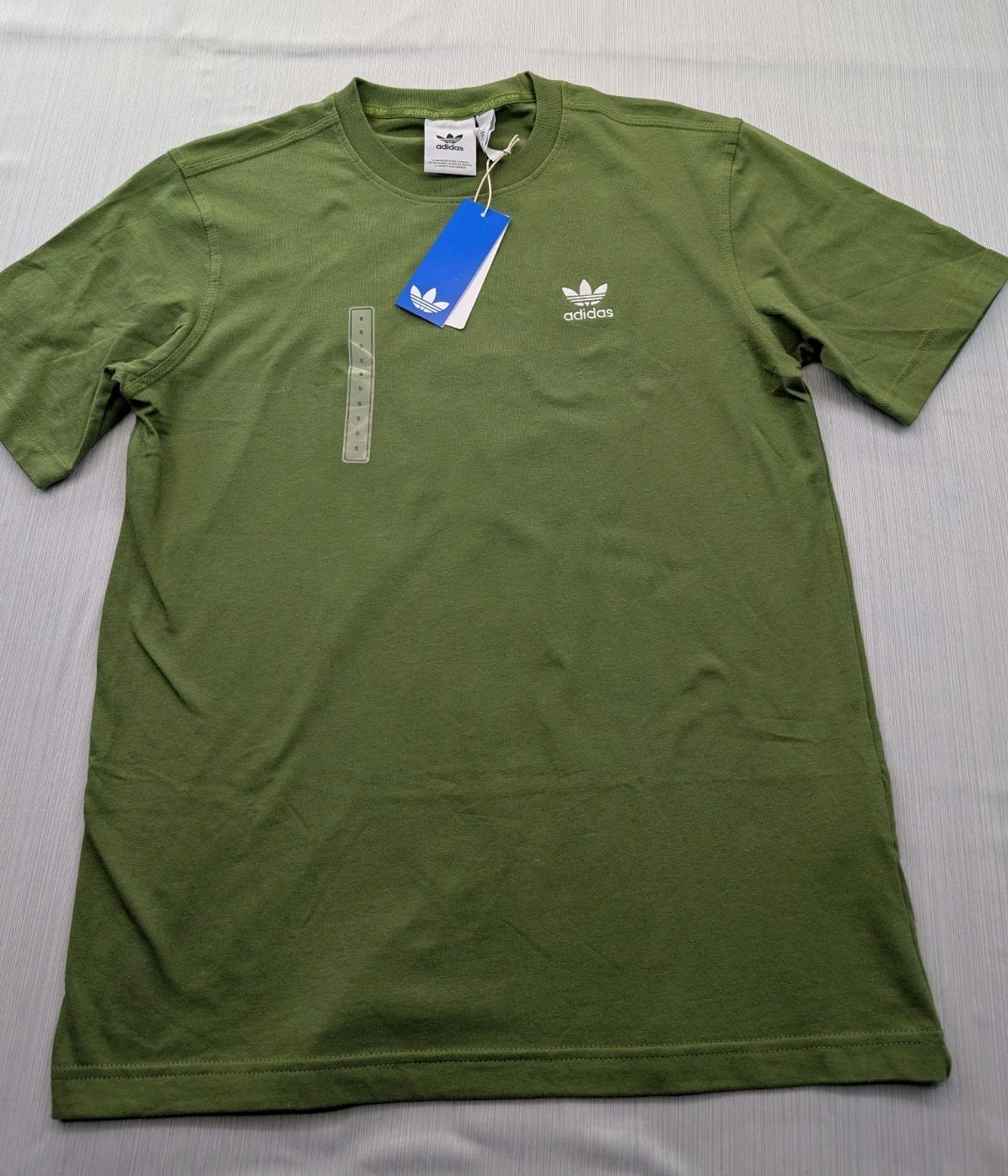 New Men’s Adidas Trefoil Essentials Tee Shirt Size Small Mens Tech Olive TShirt