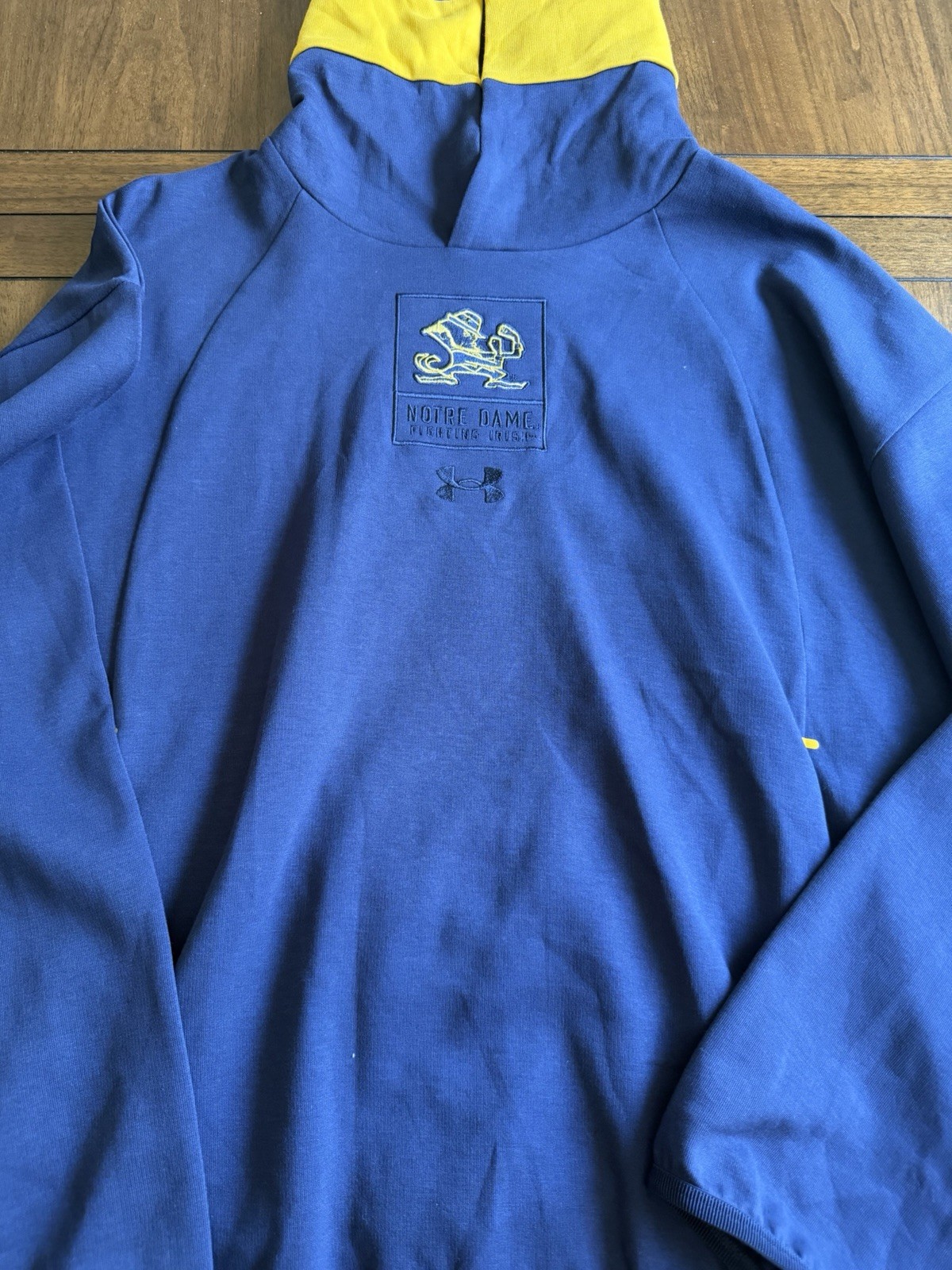 Under Armour Notre Dame Navy Blue Camo Mens Large Hooded Sweatshirt LS NWT
