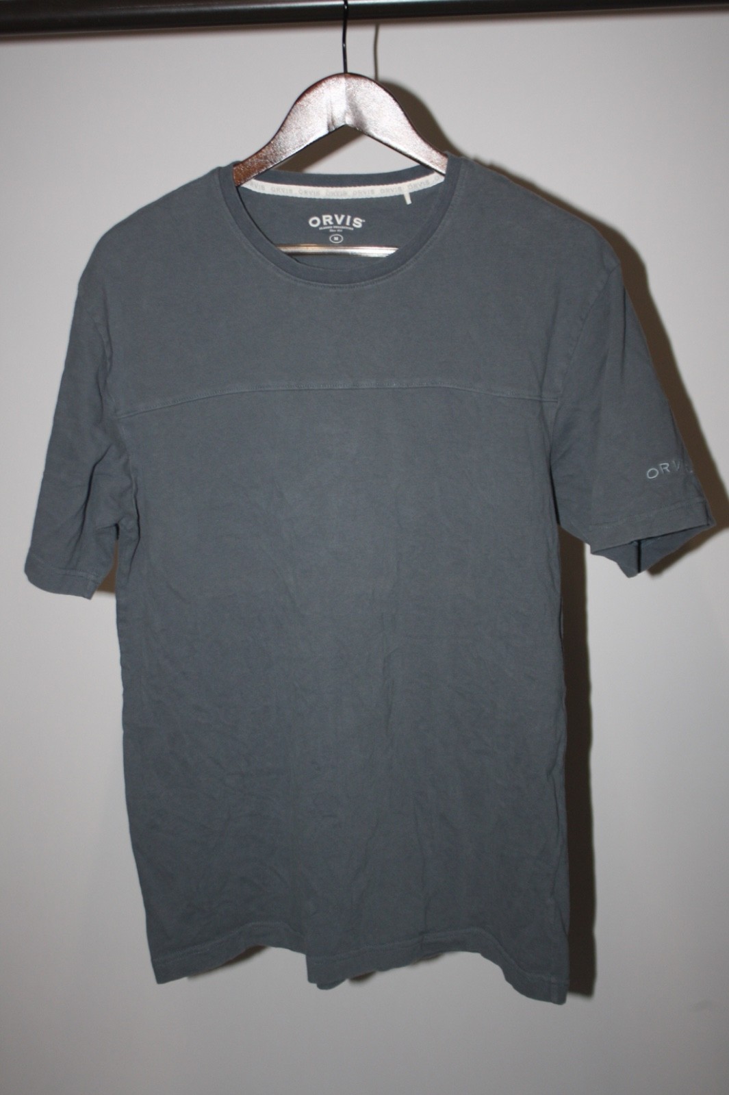 Orvis T-shirt Men’s Medium Classic Collection 100% Cotton Dark Gray Outdoor Tee