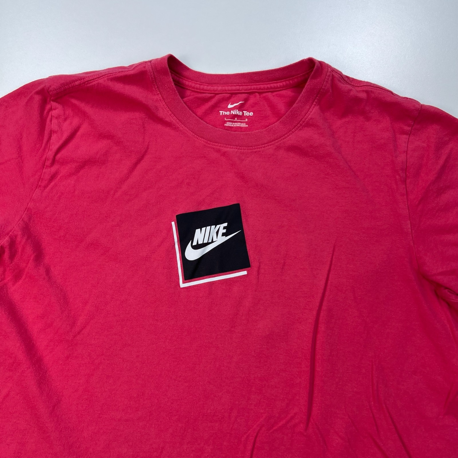Nike Logo Shirt Mens Large Red Crew Neck Logo Casual Sports Swoosh