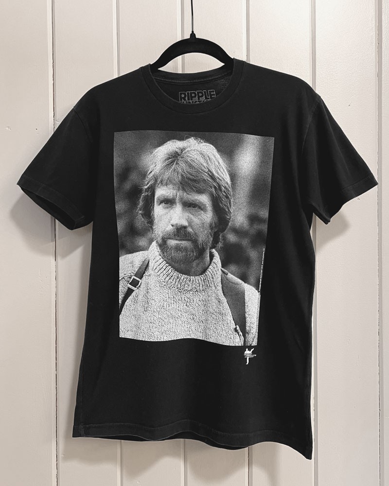Chuck Norris™ 2011 Fan T-Shirt Mens Small (Sergeant Eddie Cusack)