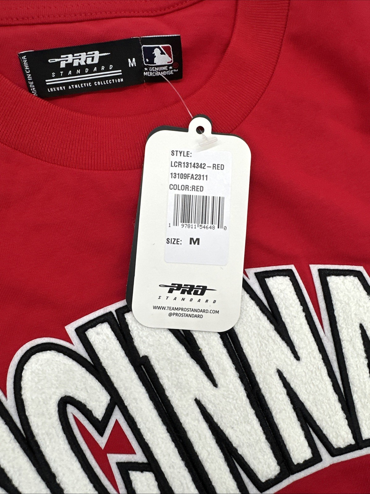 MEDIUM Men’s Cincinnati Reds Standard Red Turn It Up Dropped Shoulder T-Shirt