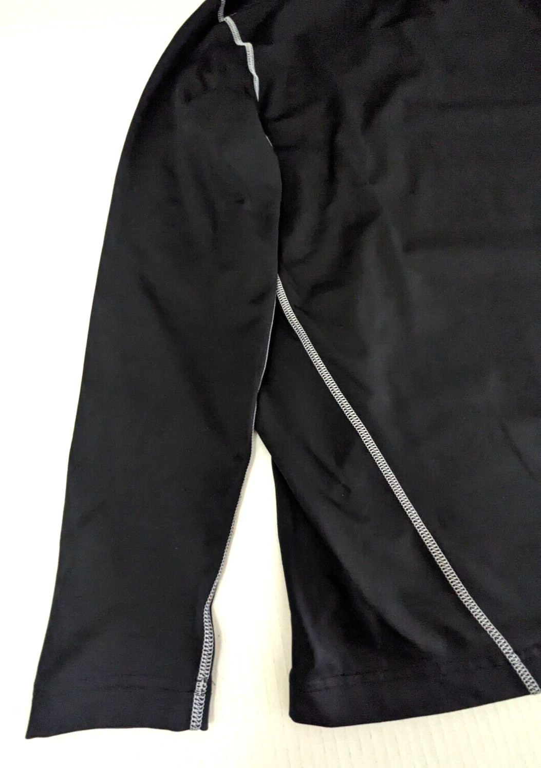 Under Armour Coldgear Black Long Sleeves Compression Shirt Size M Brand New