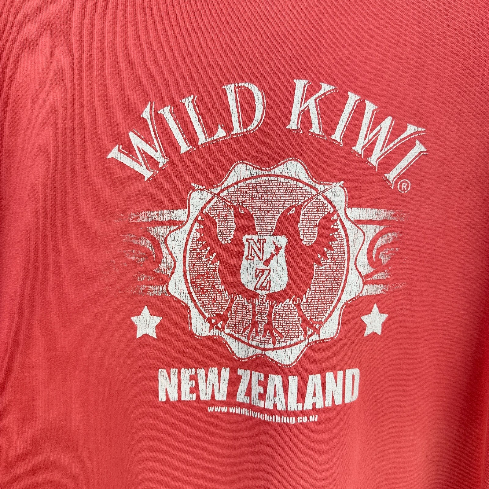 Wild Kiwi Tshirt Men Large Red New Zealand 100% Cotton Short Sleeve Pullover Tee