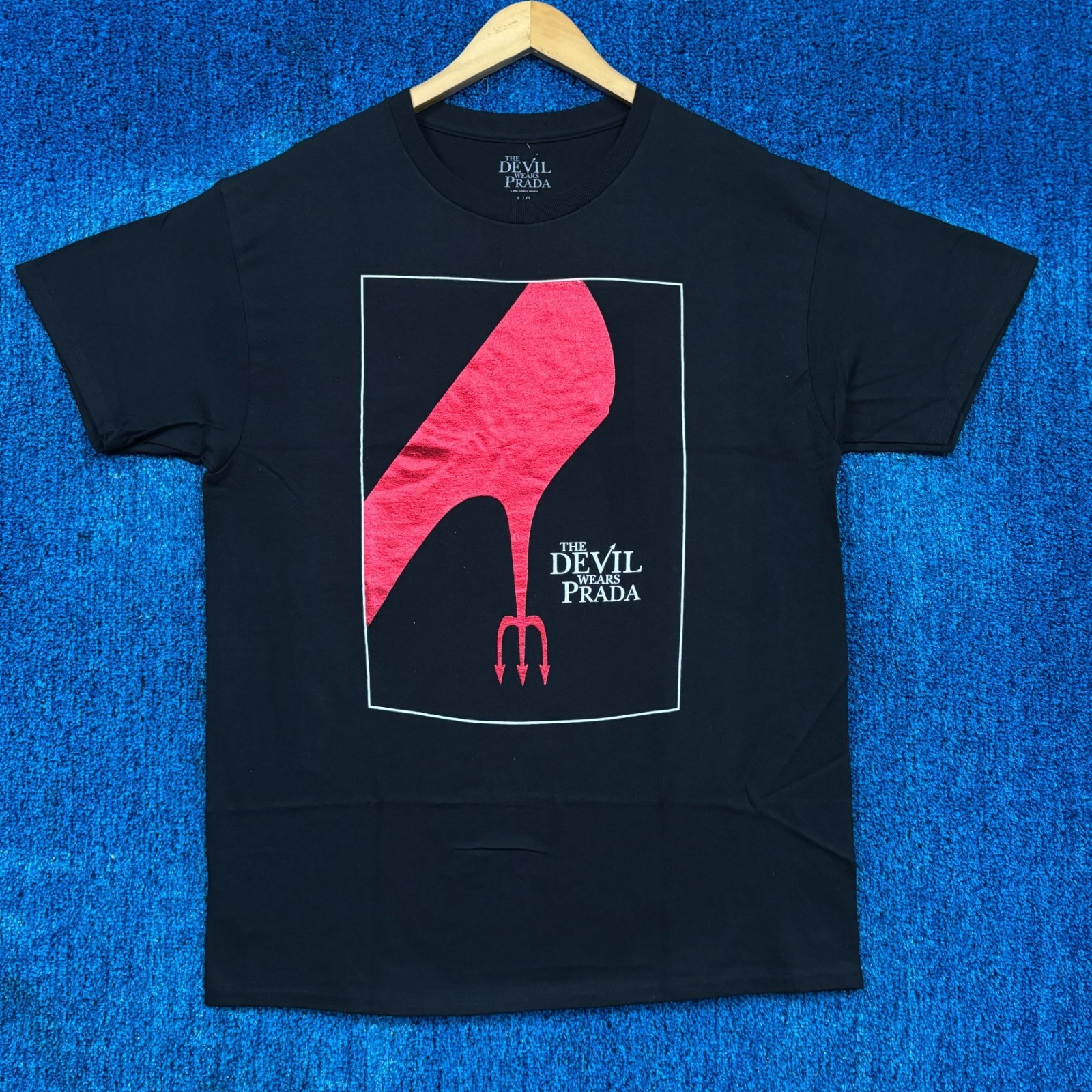 The Devil Wears Prada Red Foil Fashion Theater Poster Tee L