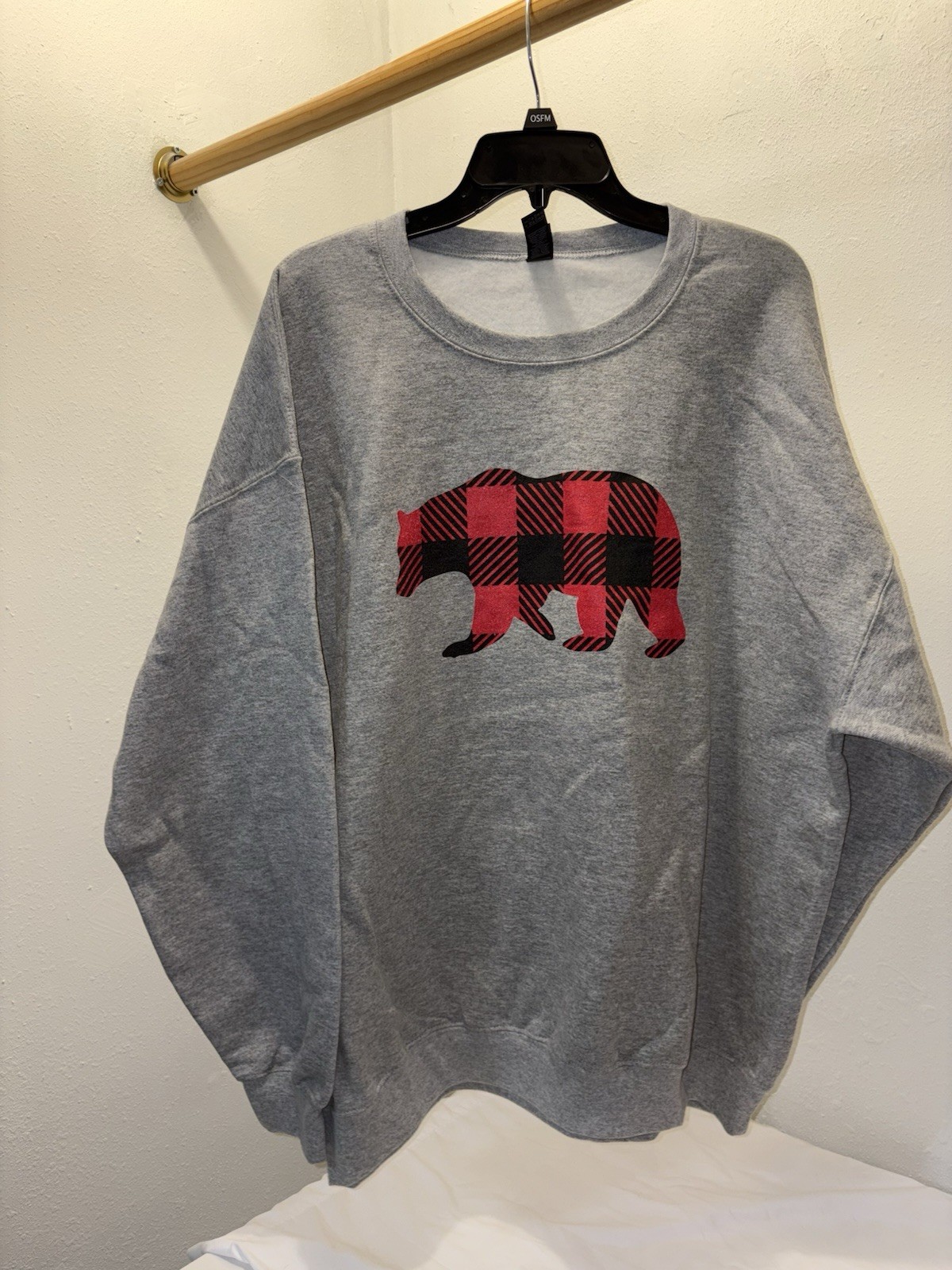 Gildan XL Crew Neck Bear Plaid Print