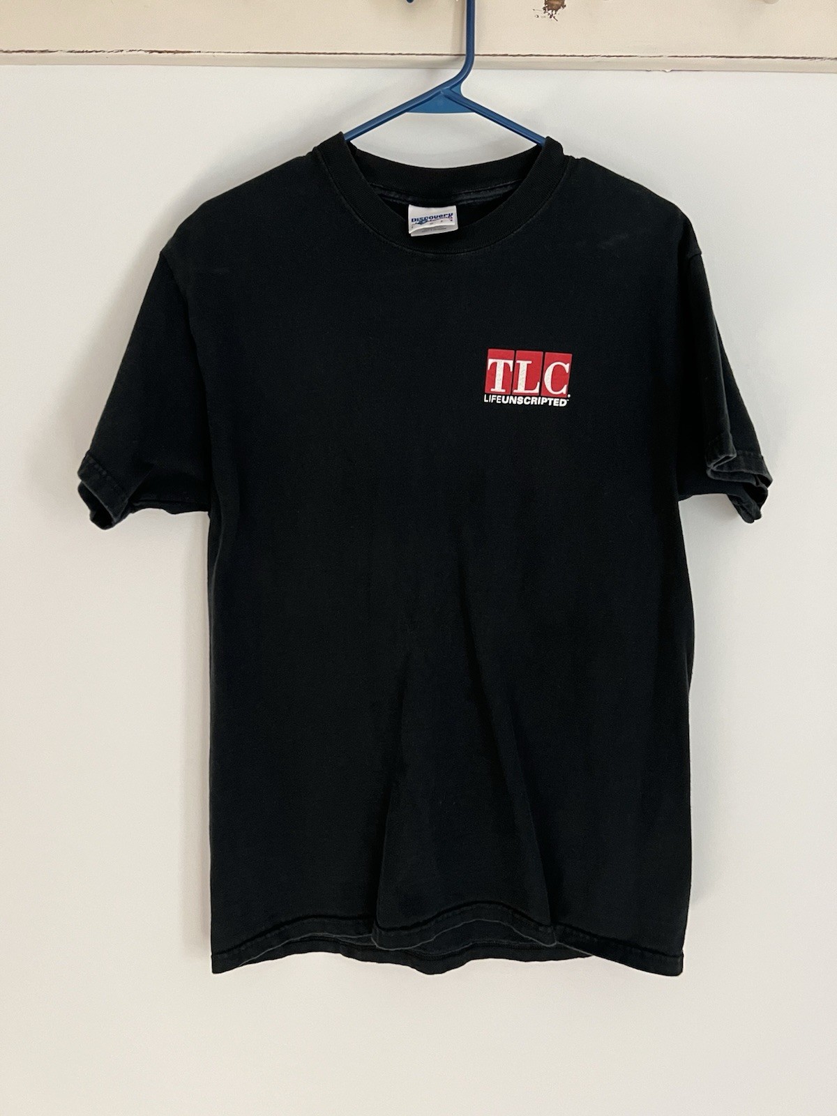TLC Trading Spaces Size Medium Discovery Channel Store T Shirt – TV Show Promo