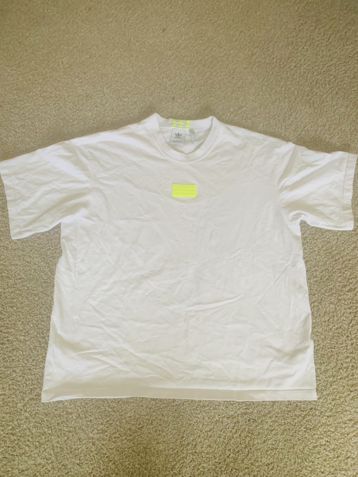 Adidas Originals RYV Oversized Badge Tee White Solar Yellow GN8050 Men’s 2XL