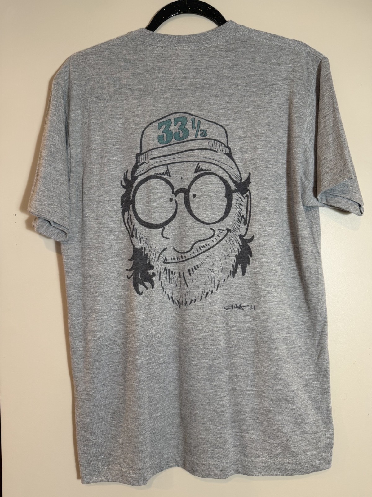 33 1/3 Vinyl At Heart Graphic T-Shirt Large Gray Record Collector Music Tee L