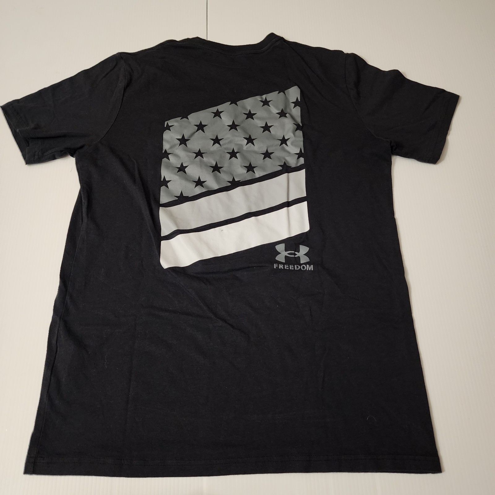 Under Armour Freedom Flag Variation On Back Small Loose Fit Black T-Shirt
