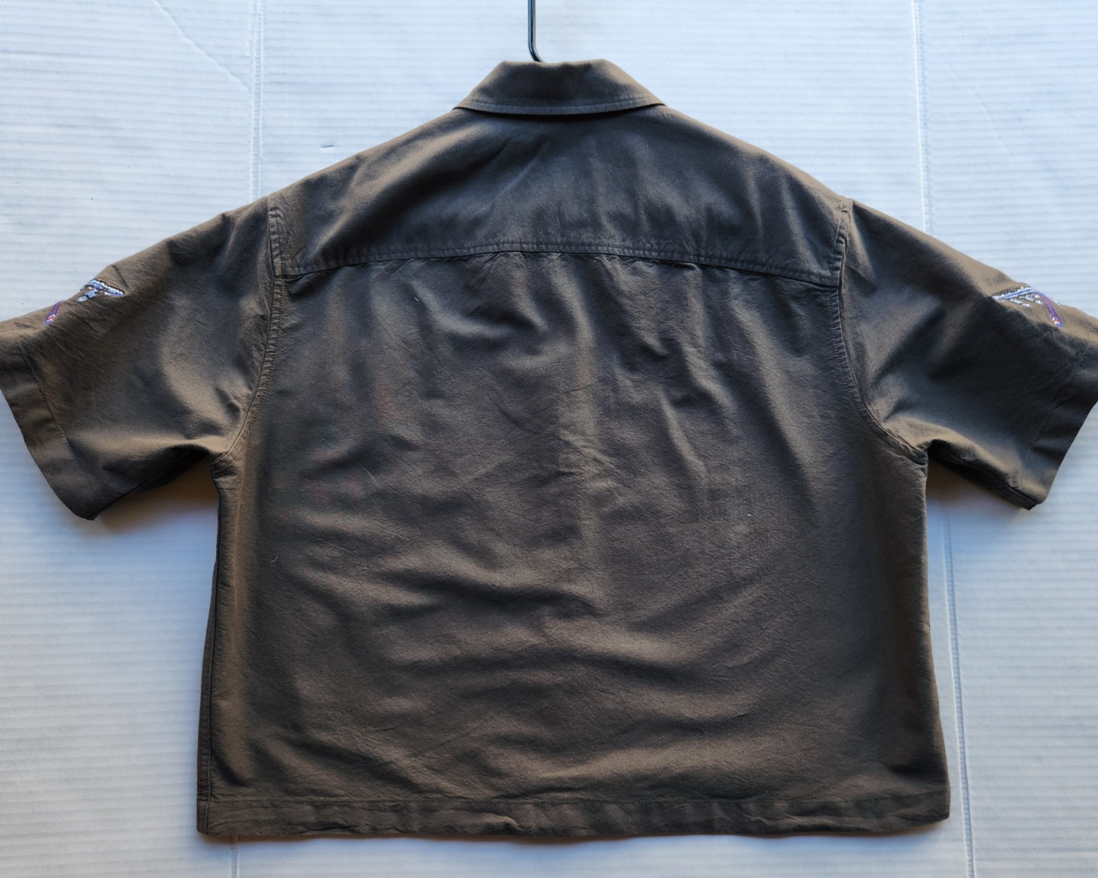 Urban Outfitters Men’s Apparel Dark Olive Woven Top Polo Shirt – Size: Medium
