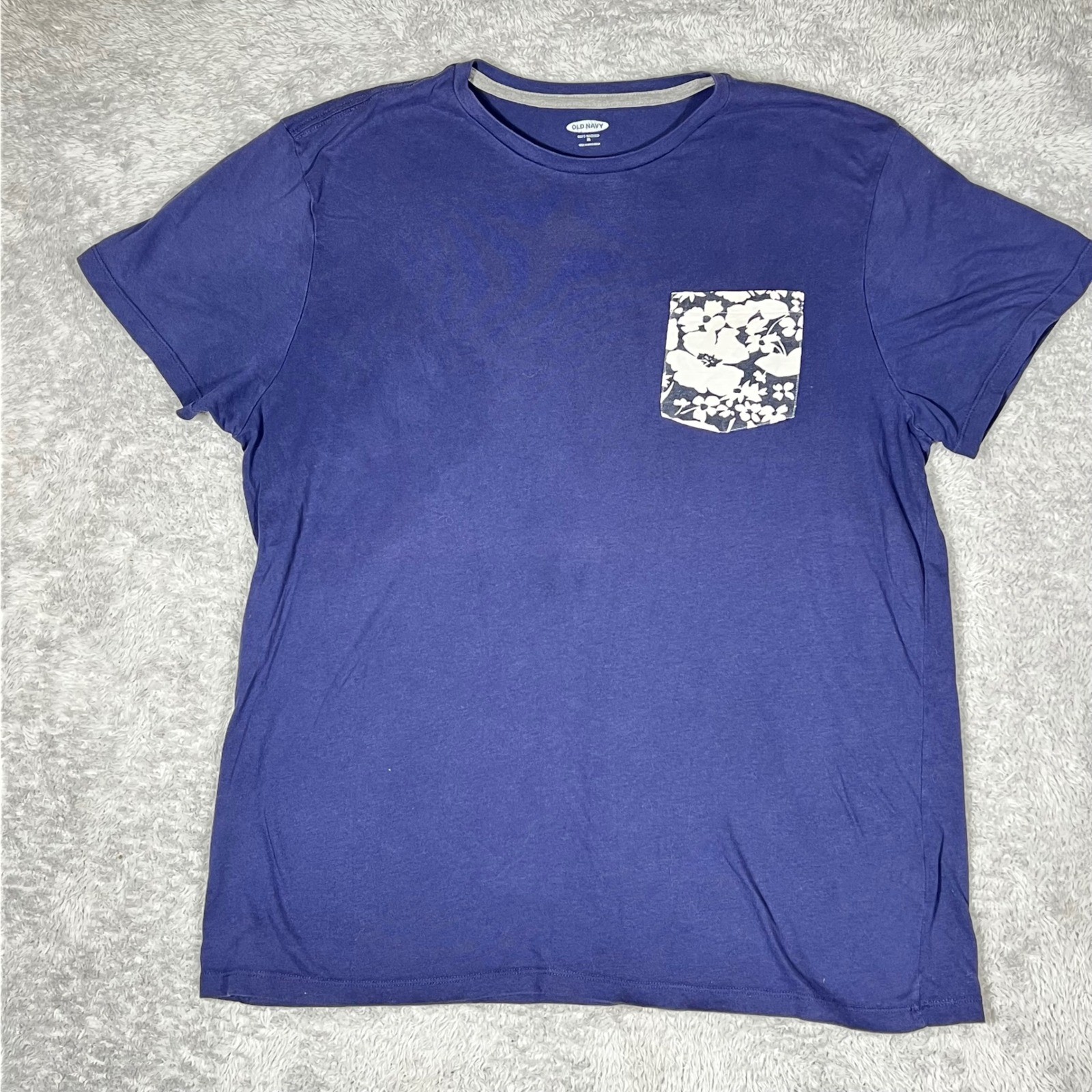 Old Navy Mens XL Soft Washed Blue T-Shirt Floral Print Pocket Crew Neck Tee