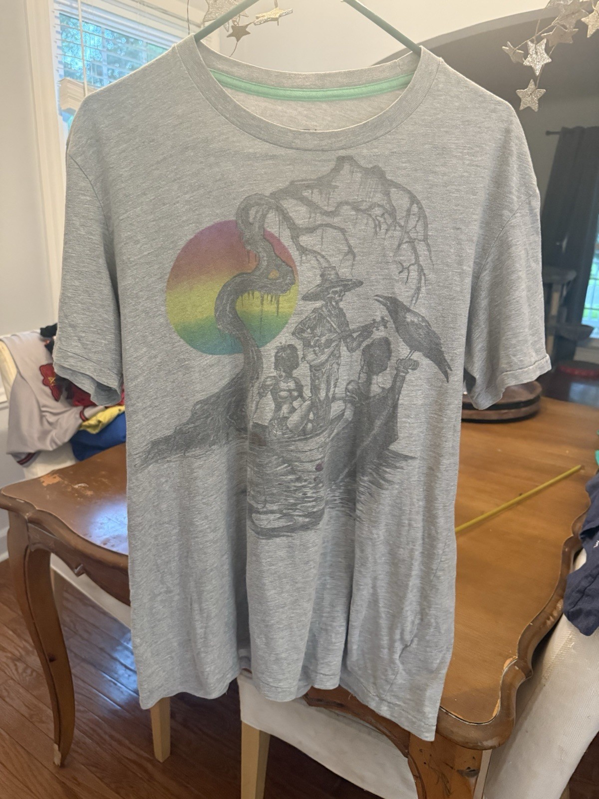 2012 Quiksilver Graphic T Shirt Mens M Gray Rainbow Surreal Boat Snake Crow Tee