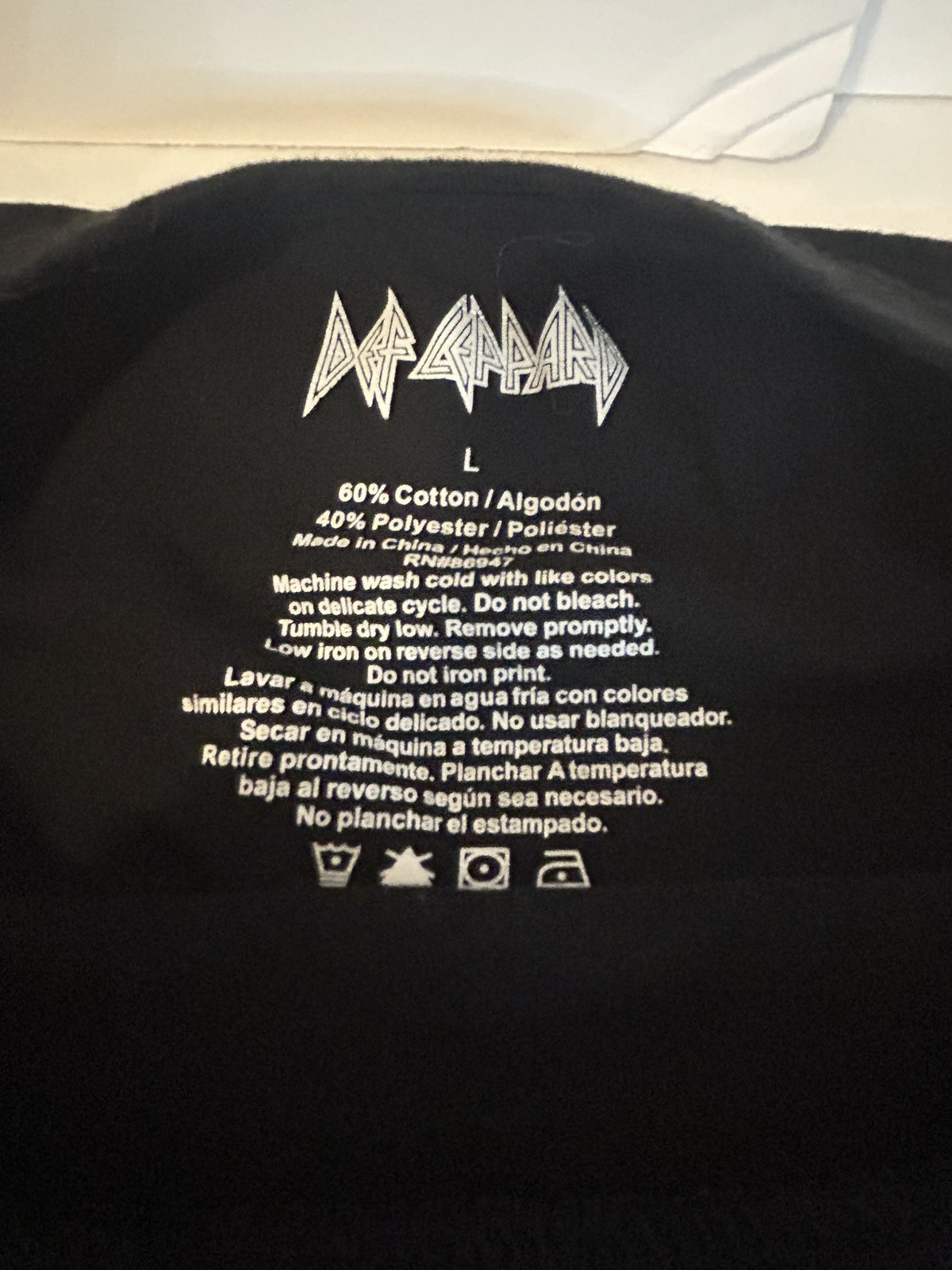 Def Leppard Animal Leopard Graphic Men’s L/G Black Tagless Cotton Tee