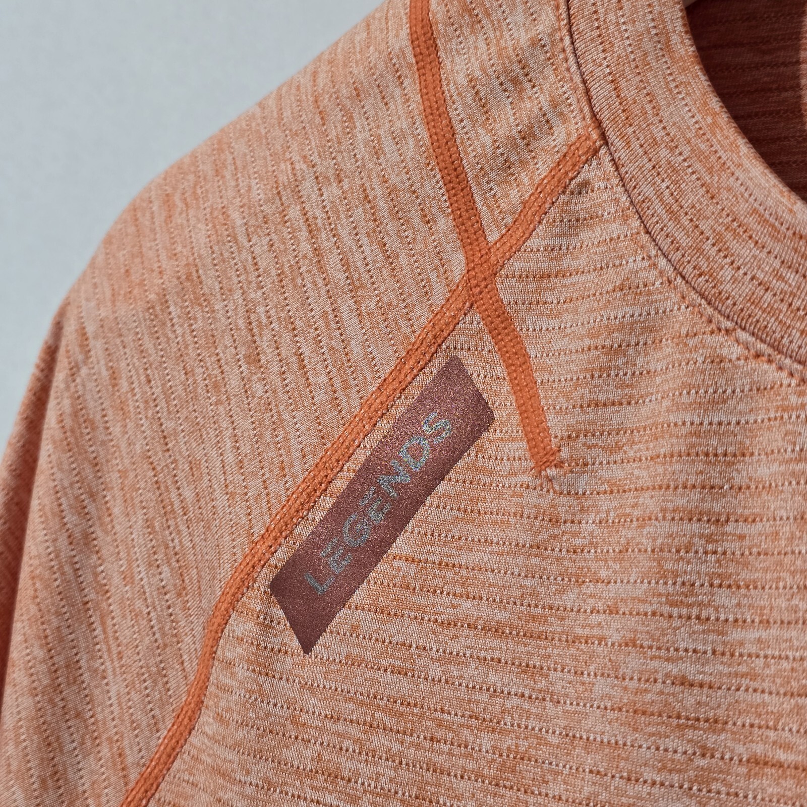 $50 Legends Mens Enzo Tee Coral Heather Sz Medium Athletic Scalloped Hem NWT