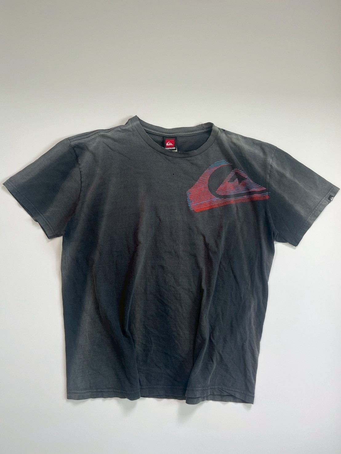Vintage Quicksilver T-Shirt Surf Logo Black Size XL Faded Shabby Looking