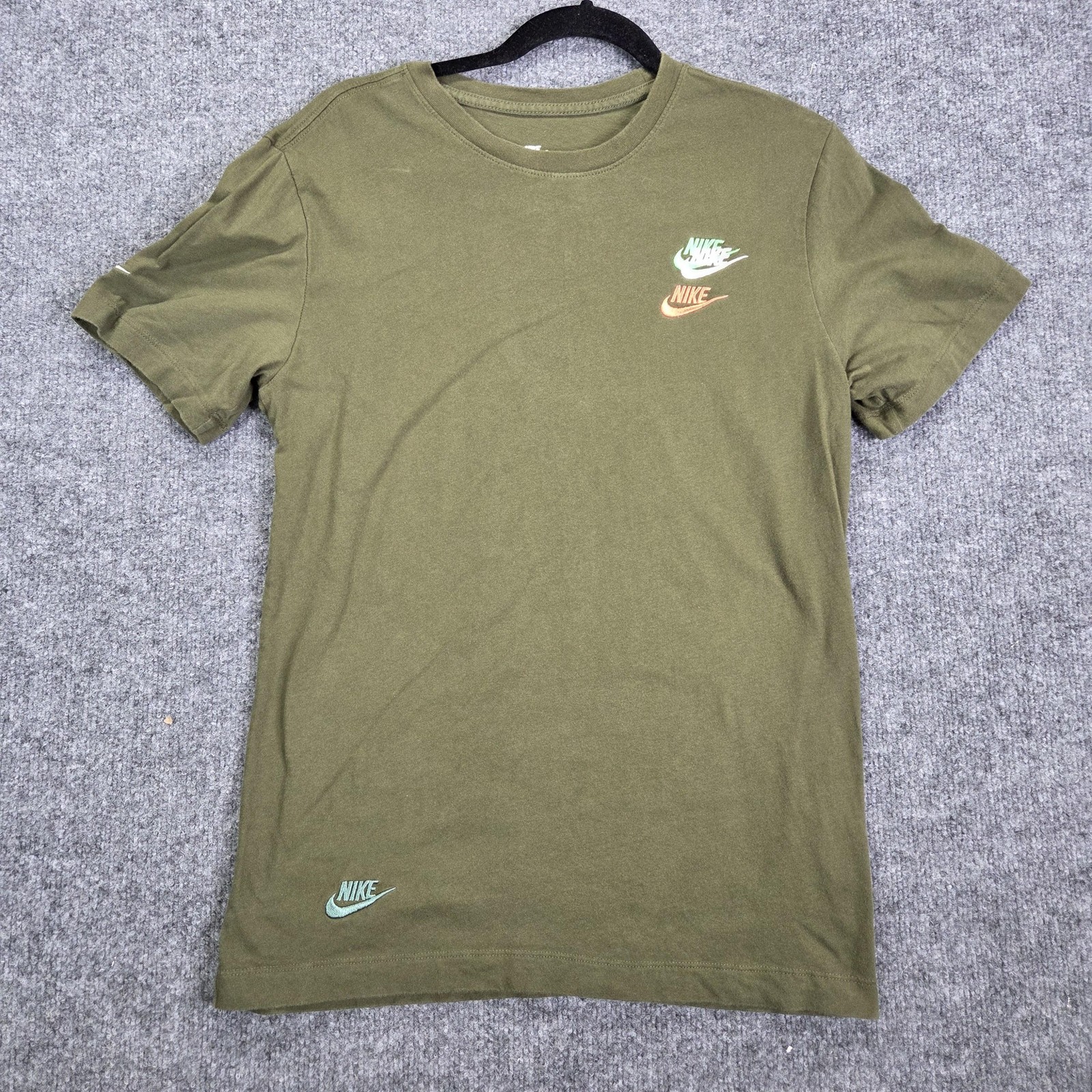 Nike Shirt Mens Small Olive Green Multi Logo Embroidered Swoosh Tee DJ1988-326
