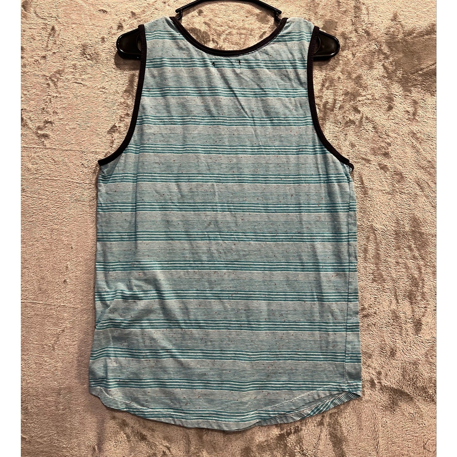 Ocean Current Men’s Tank Top Chest Pocket Crew Neckline Size Medium Casual Beach