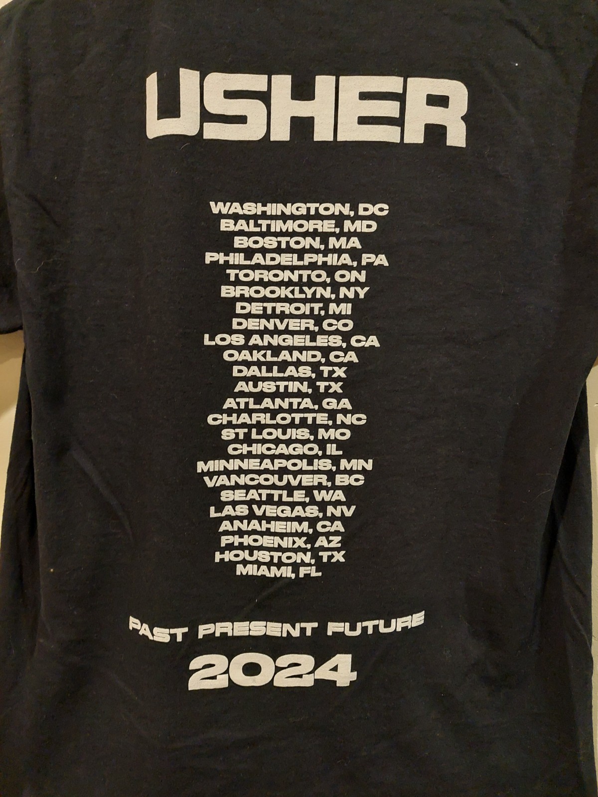 Usher 2024 Tour Shirt Past Present Future Band Tee Sz Medium 2-Sided Dates Back