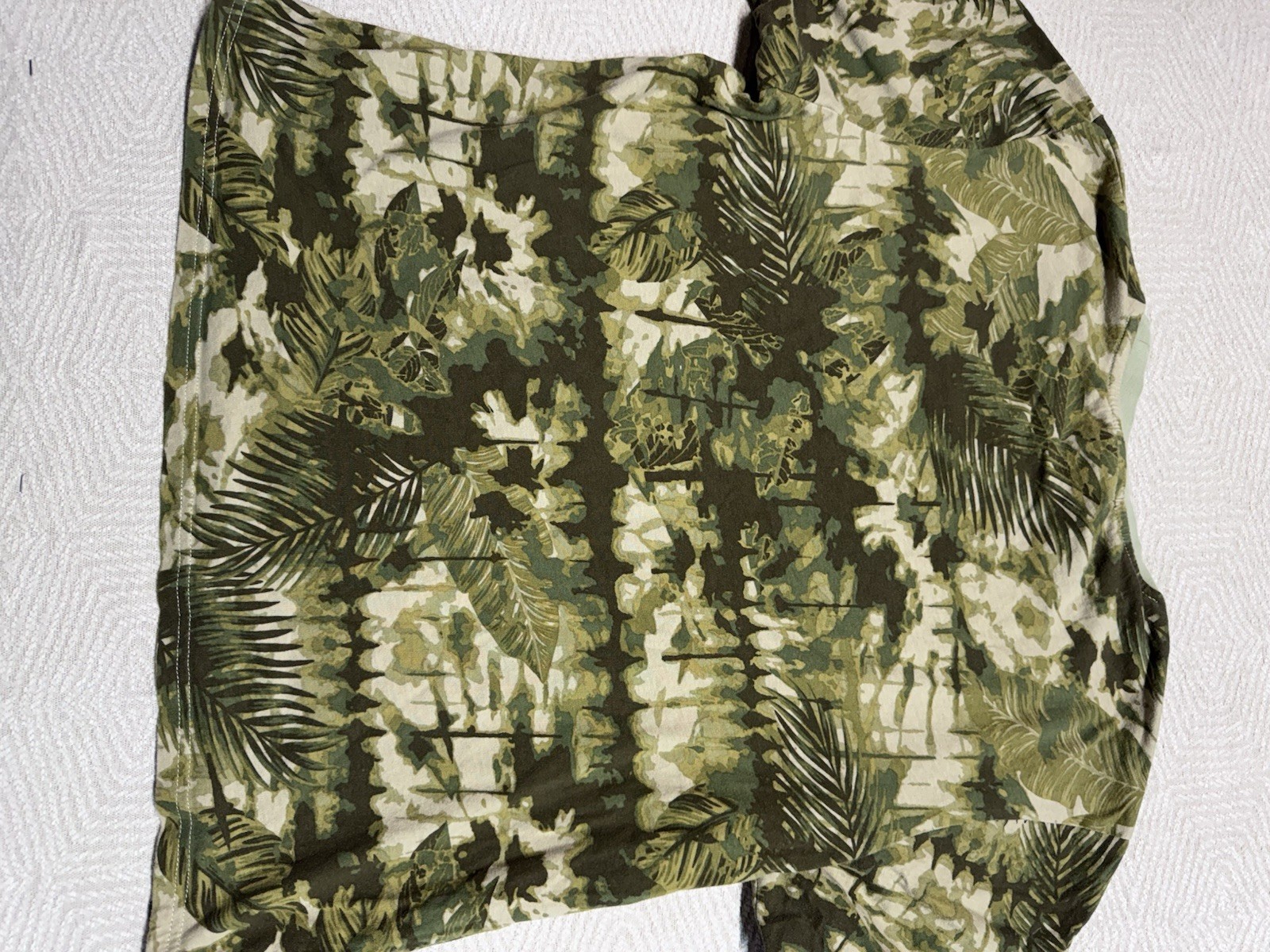 LRG Lifted Research Group LRG Camo Print T-Shirt Size M Front Pocket