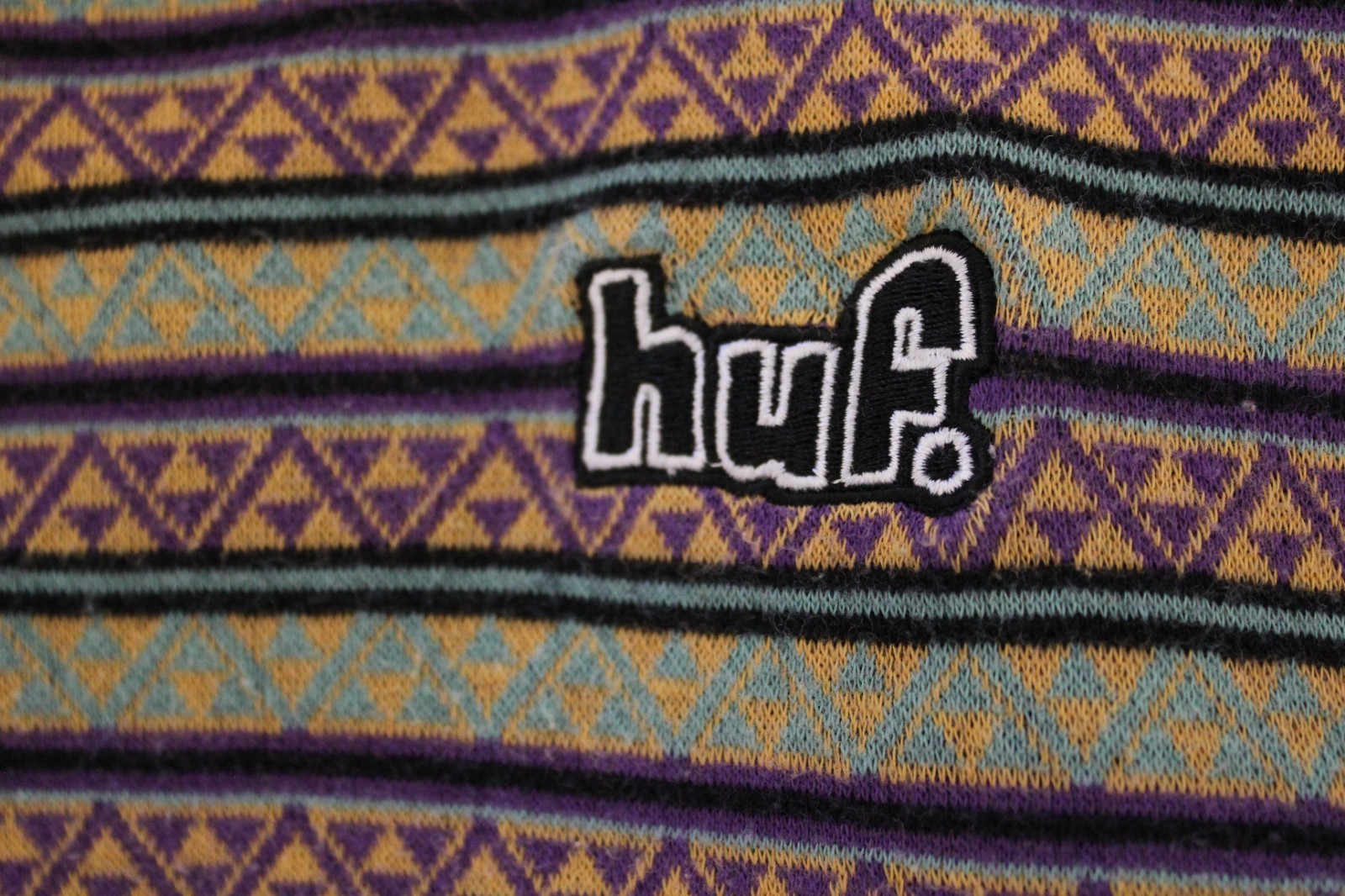 Huf Woven Stripe T-Shirt Mens Crew Neck Pullover Size MEDIUM Geometric Designs