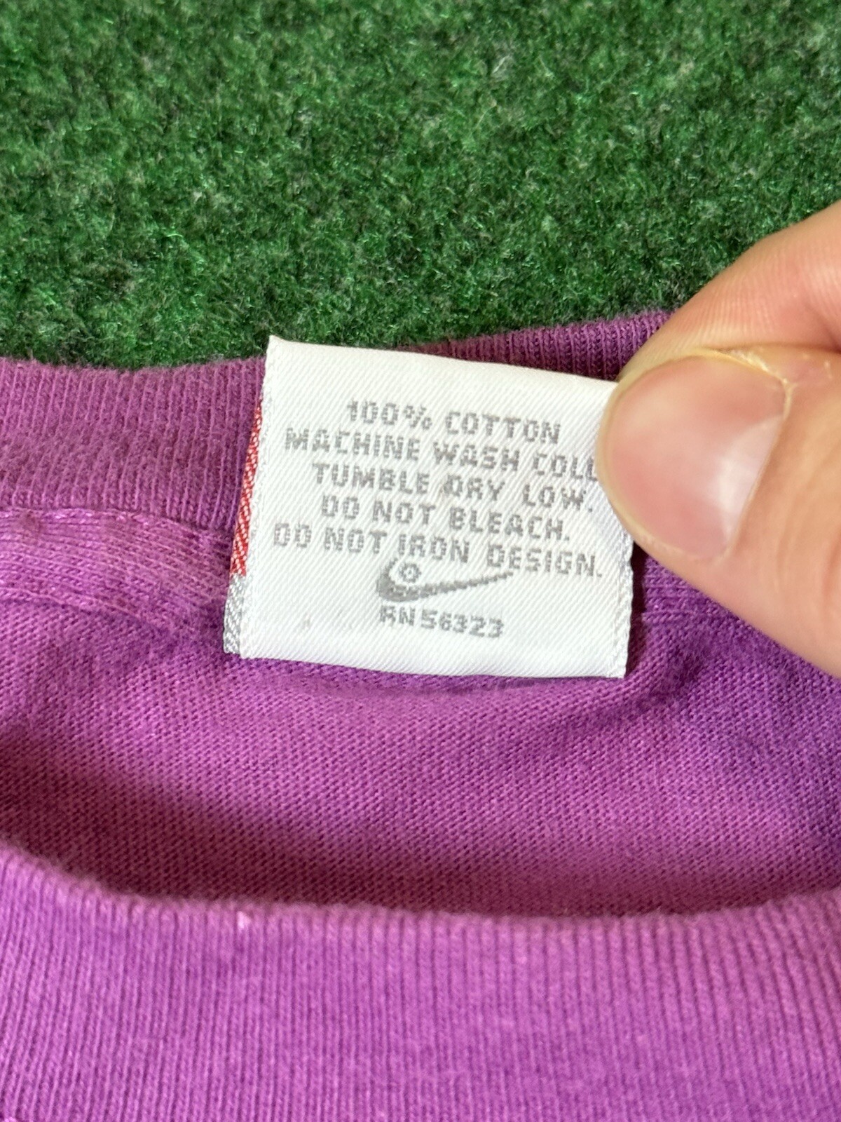 80s/90s Nike Swoosh t-shirt Purple/Pink vintage rare large hypebeast trendy