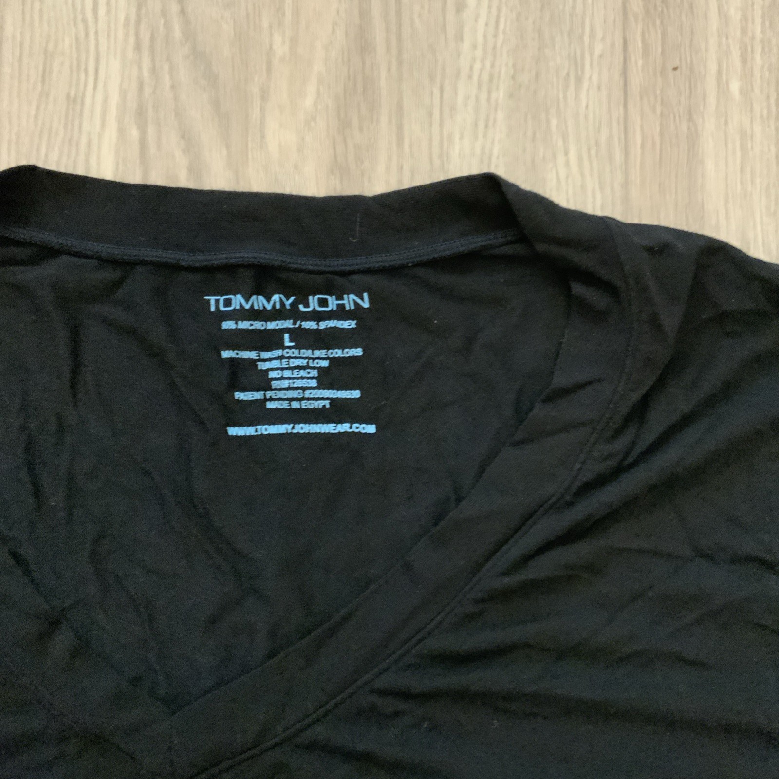Tommy John Unisex T Shirt Large Pima Cotton Spandex V Neck Memory Coller