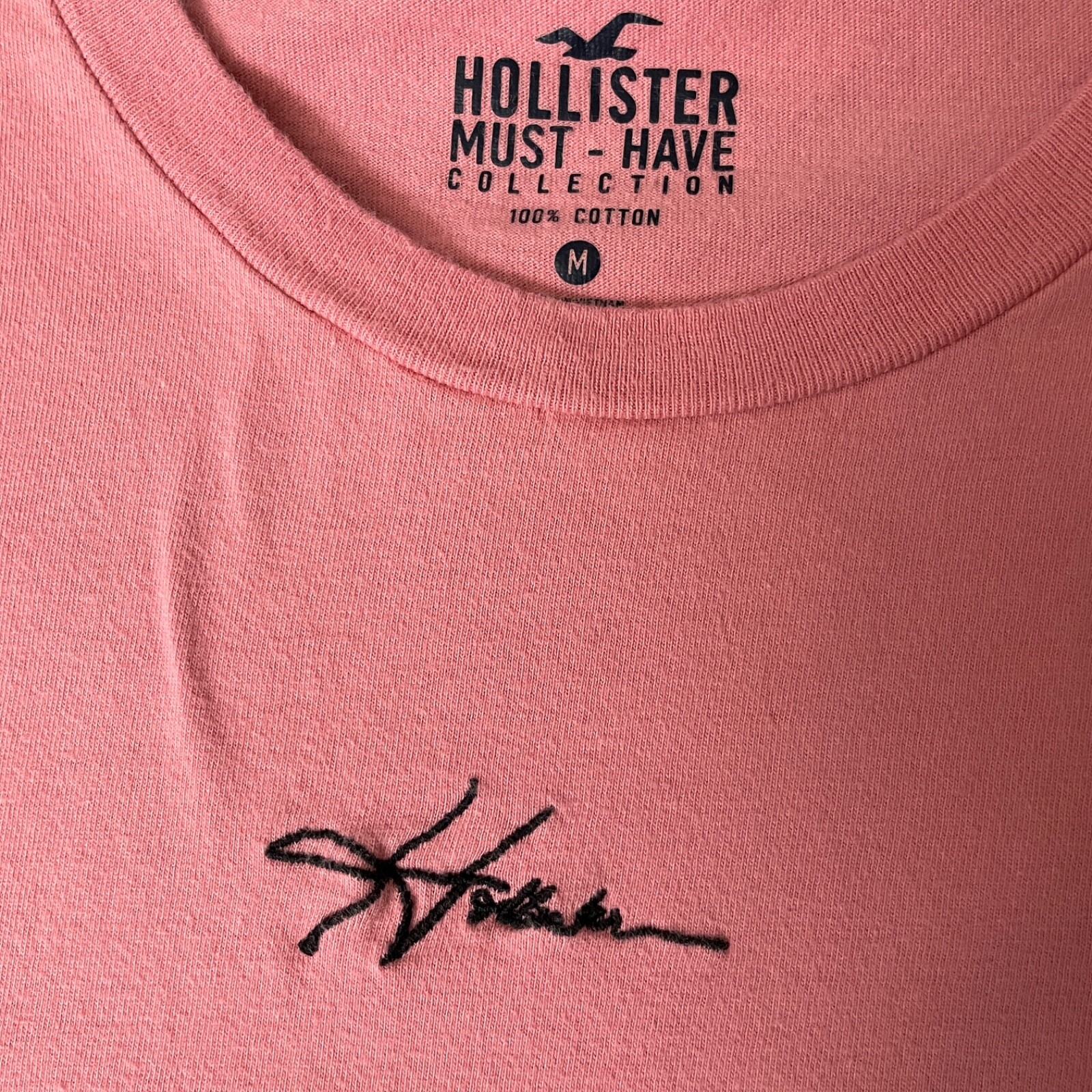 Hollister Must Have Collection TShirt Mens M Pink Coral Logo Text Short Sleeves