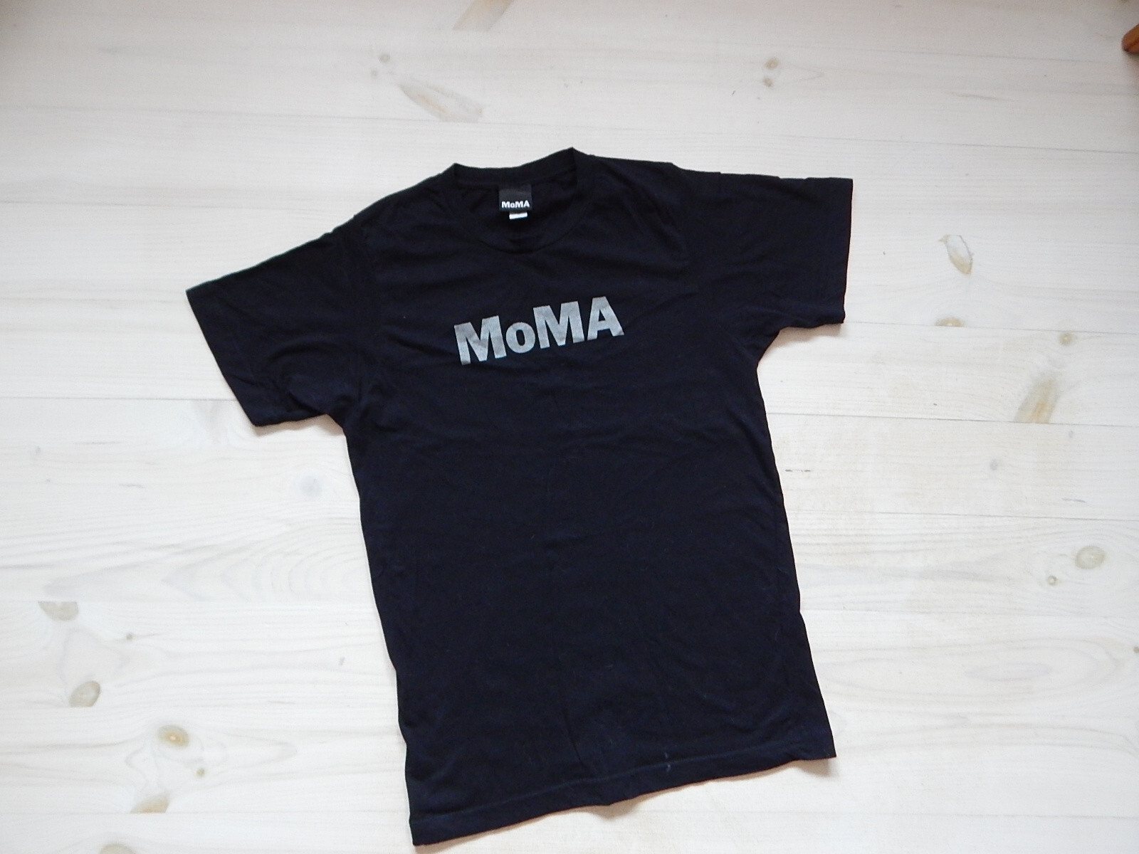 moma new york museum of modern art tee size small