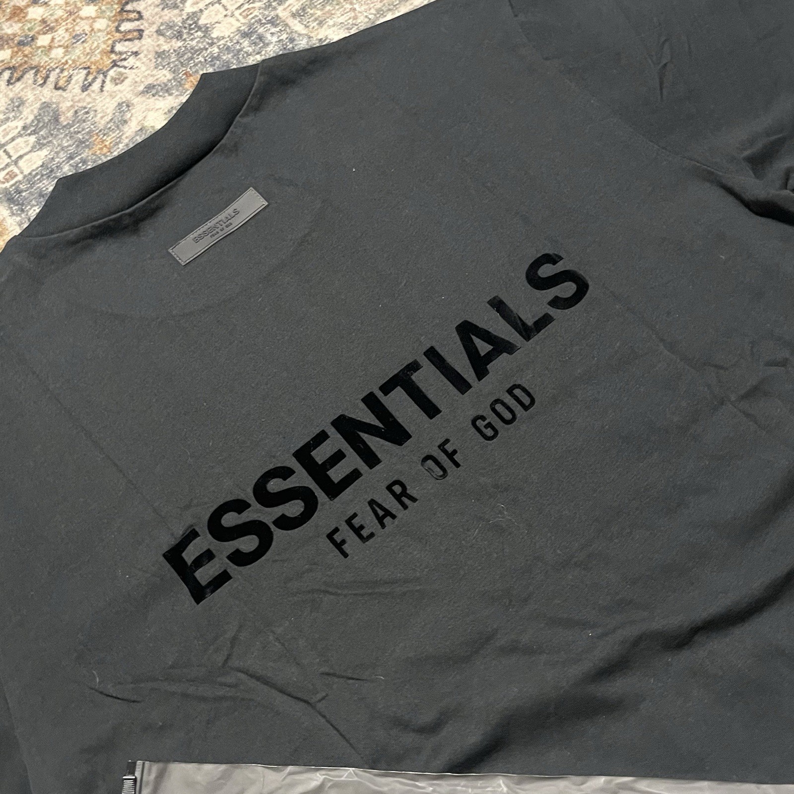 Essentials Fear of God Men’s Black Logo Crew Neck Short Sleeve T-Shirt Size M