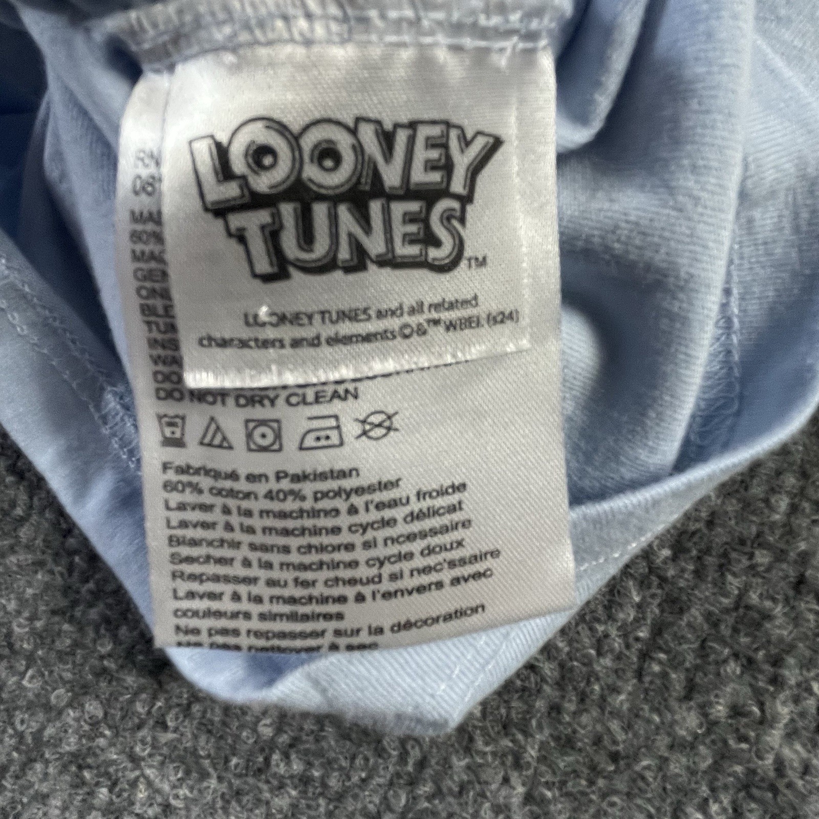 Looney Tunes T-Shirt Mens Medium Blue Bugs Bunny Graphic Print High Dive Diving