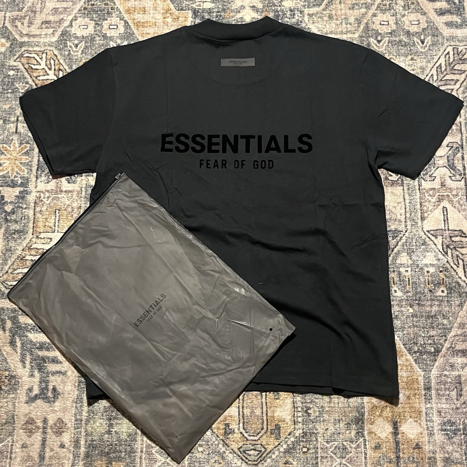 Essentials Fear of God Men’s Black Logo Crew Neck Short Sleeve T-Shirt Size M