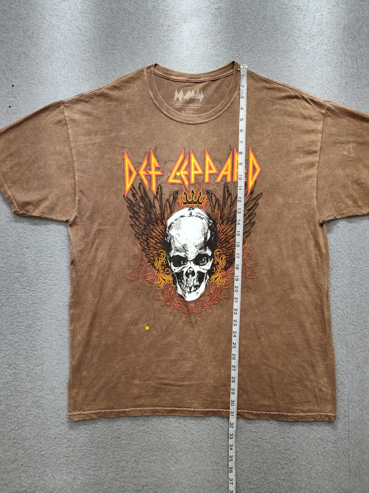 Def Leppard Men Shirt XL Brown Graphic Print Crew Neck Short Sleeve Logo Casual