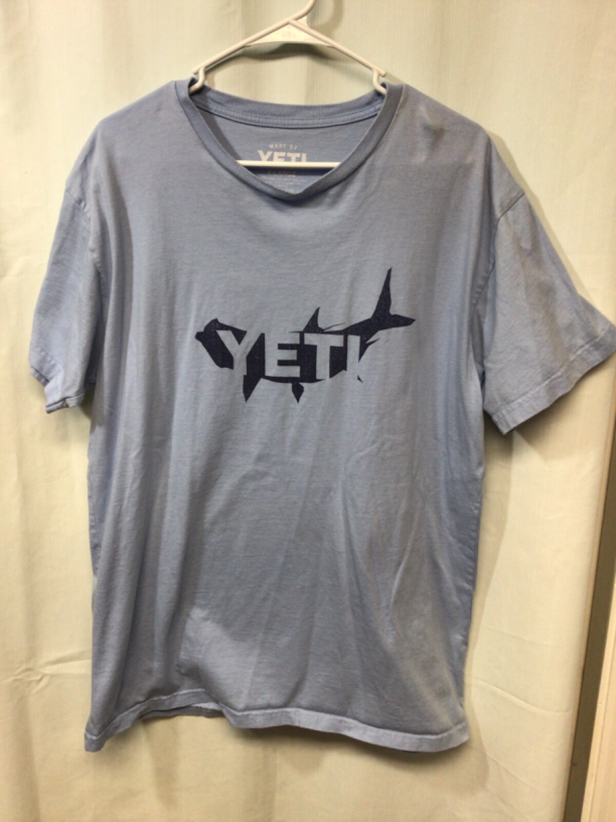 YETI Light Blue XL T Shirt T10