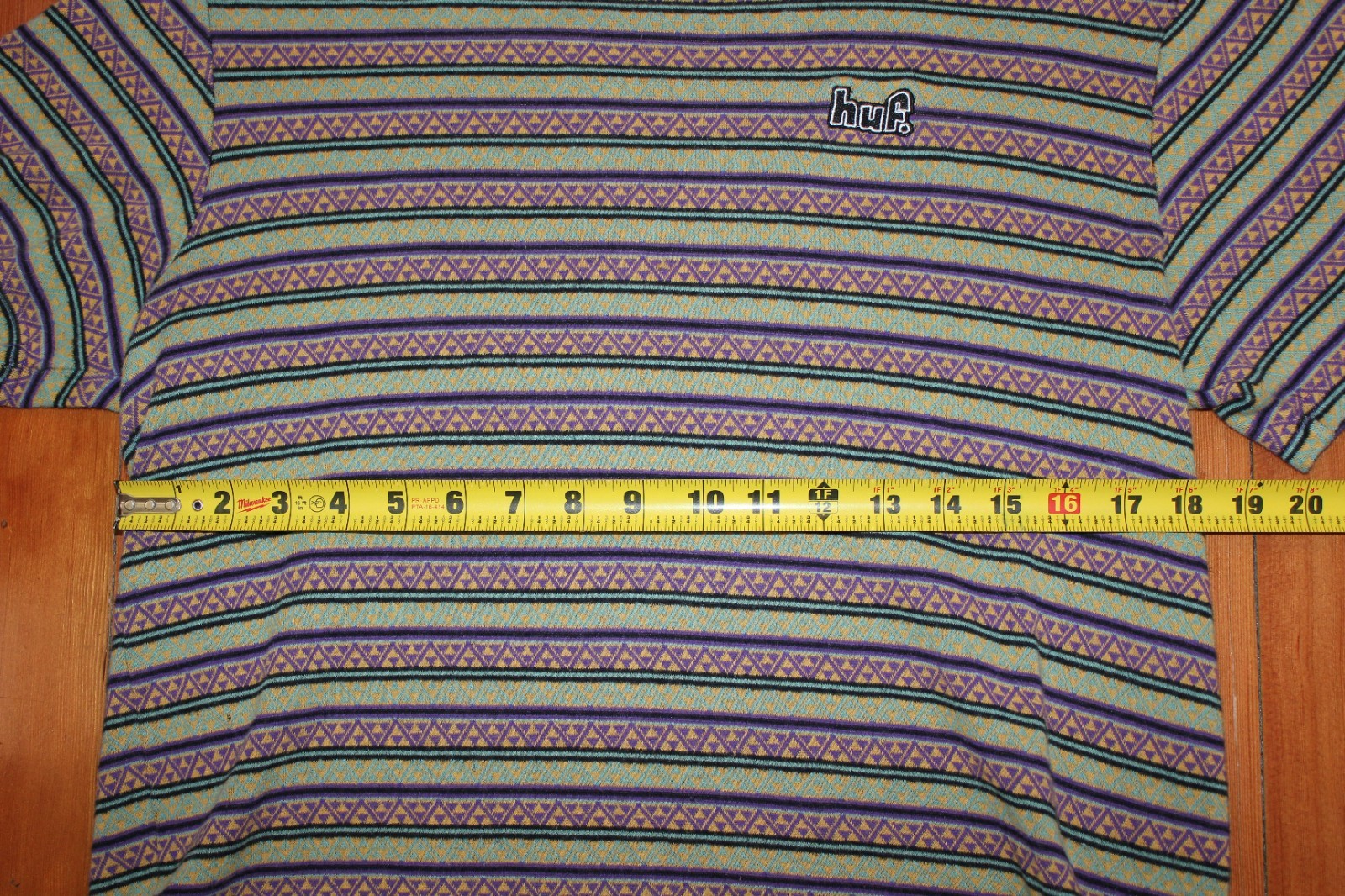 Huf Woven Stripe T-Shirt Mens Crew Neck Pullover Size MEDIUM Geometric Designs