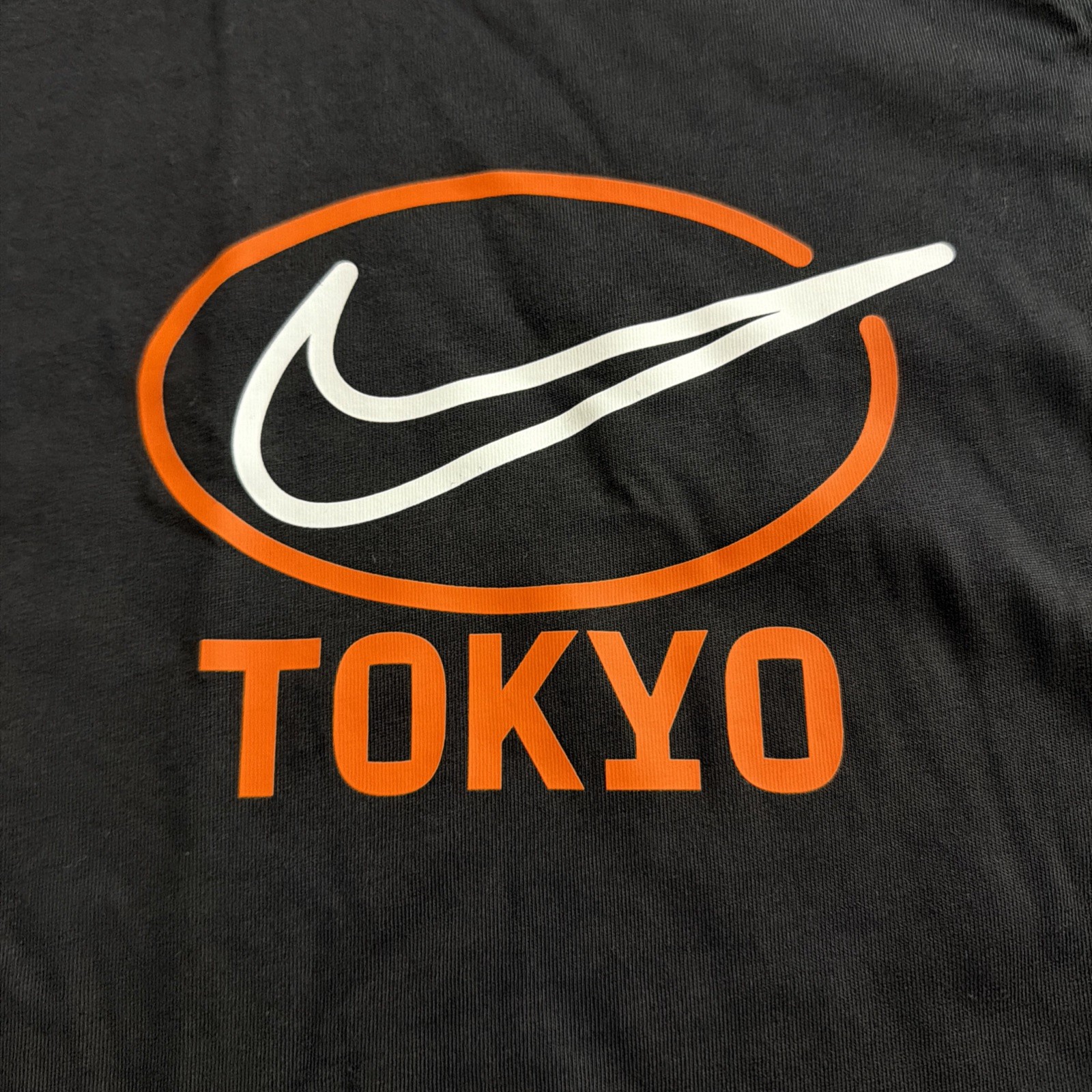 Nike Tokyo Japan Exclusive Swoosh Black Orange T Shirt Size Medium. IB8036-010