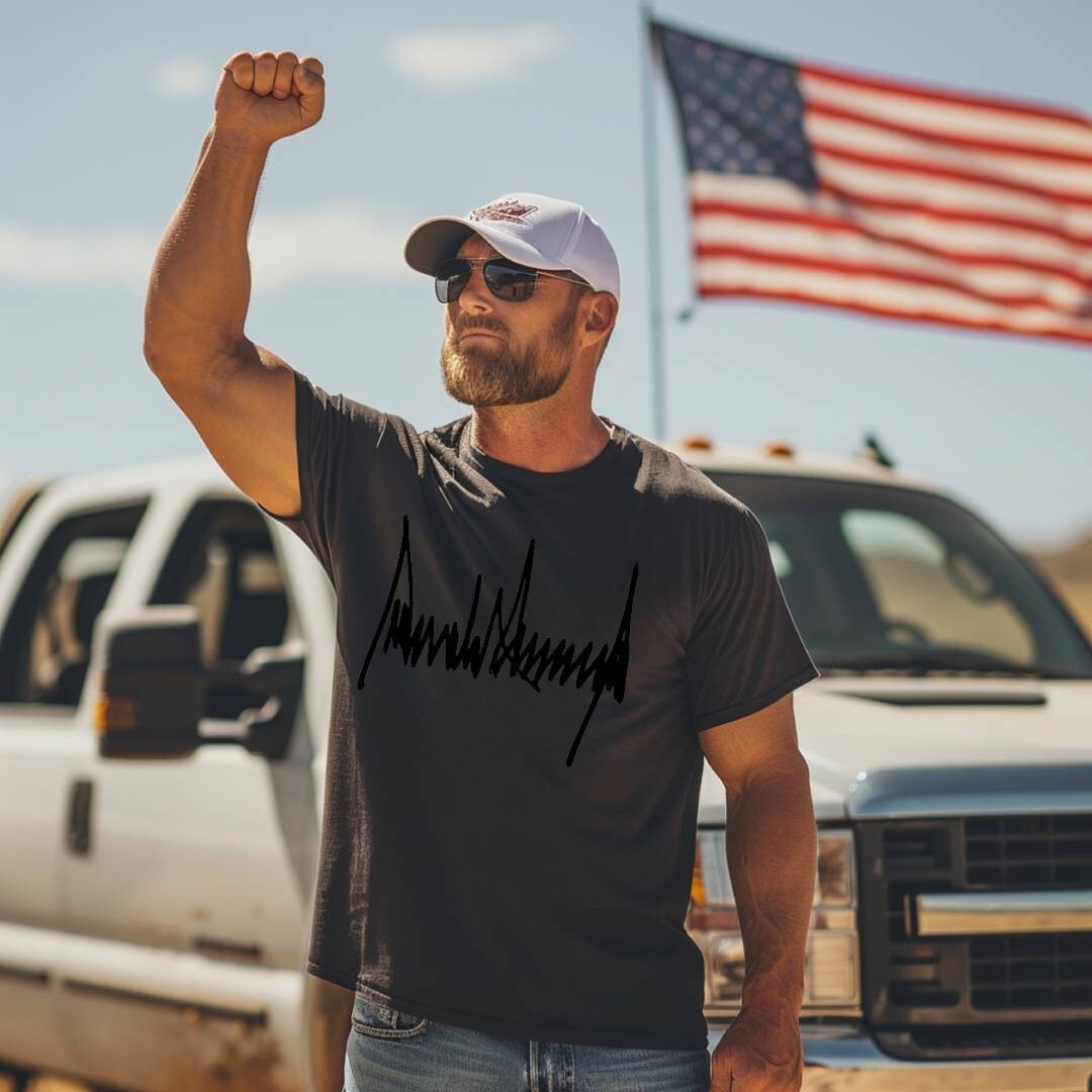 Trump Vance Signature 2024 MAGA 45 47 You Missed Never Surrender Legend T-Shirt