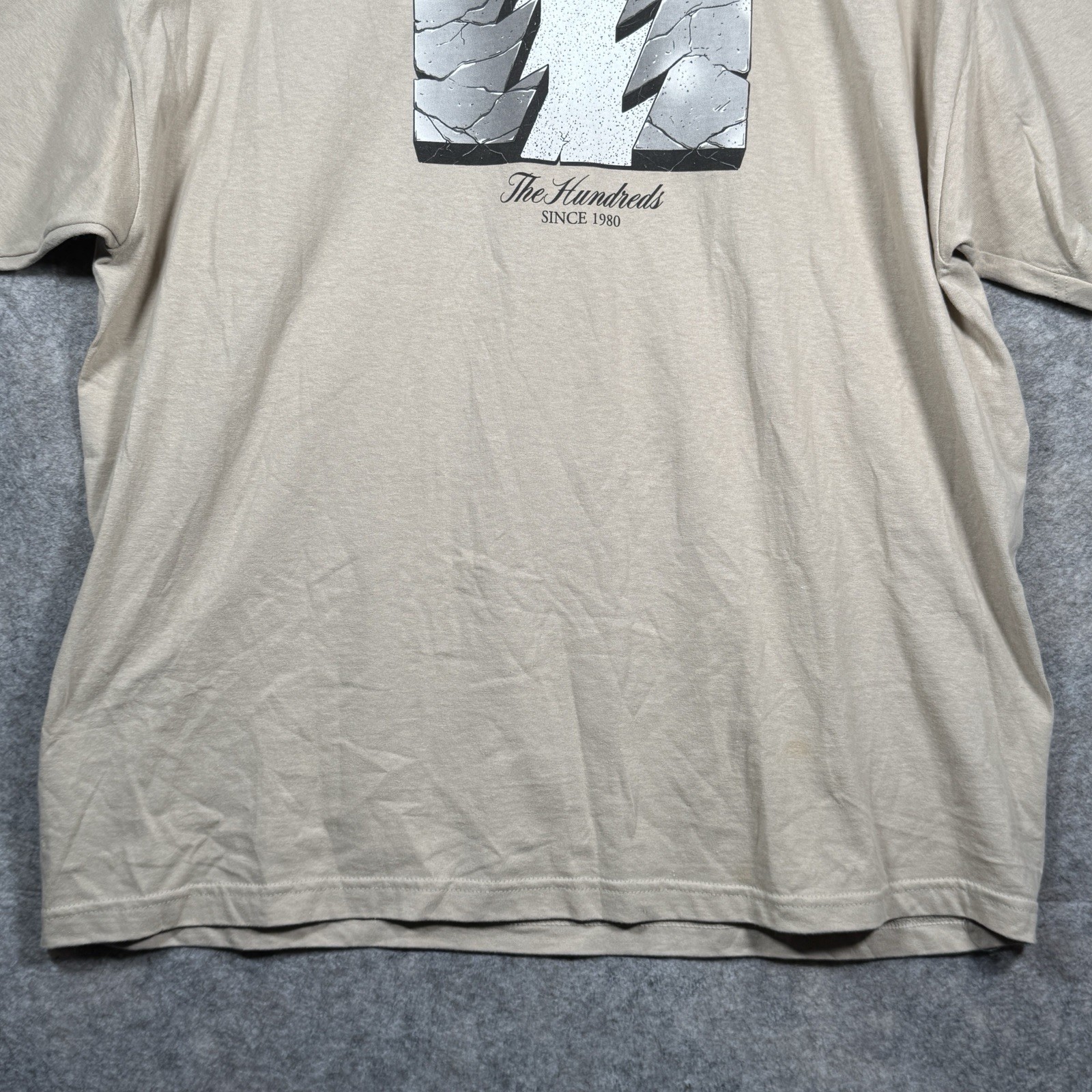 The Hundreds Streetwear Skateboarding Tan Graphic T Shirt Mens Size 2XL 26×34
