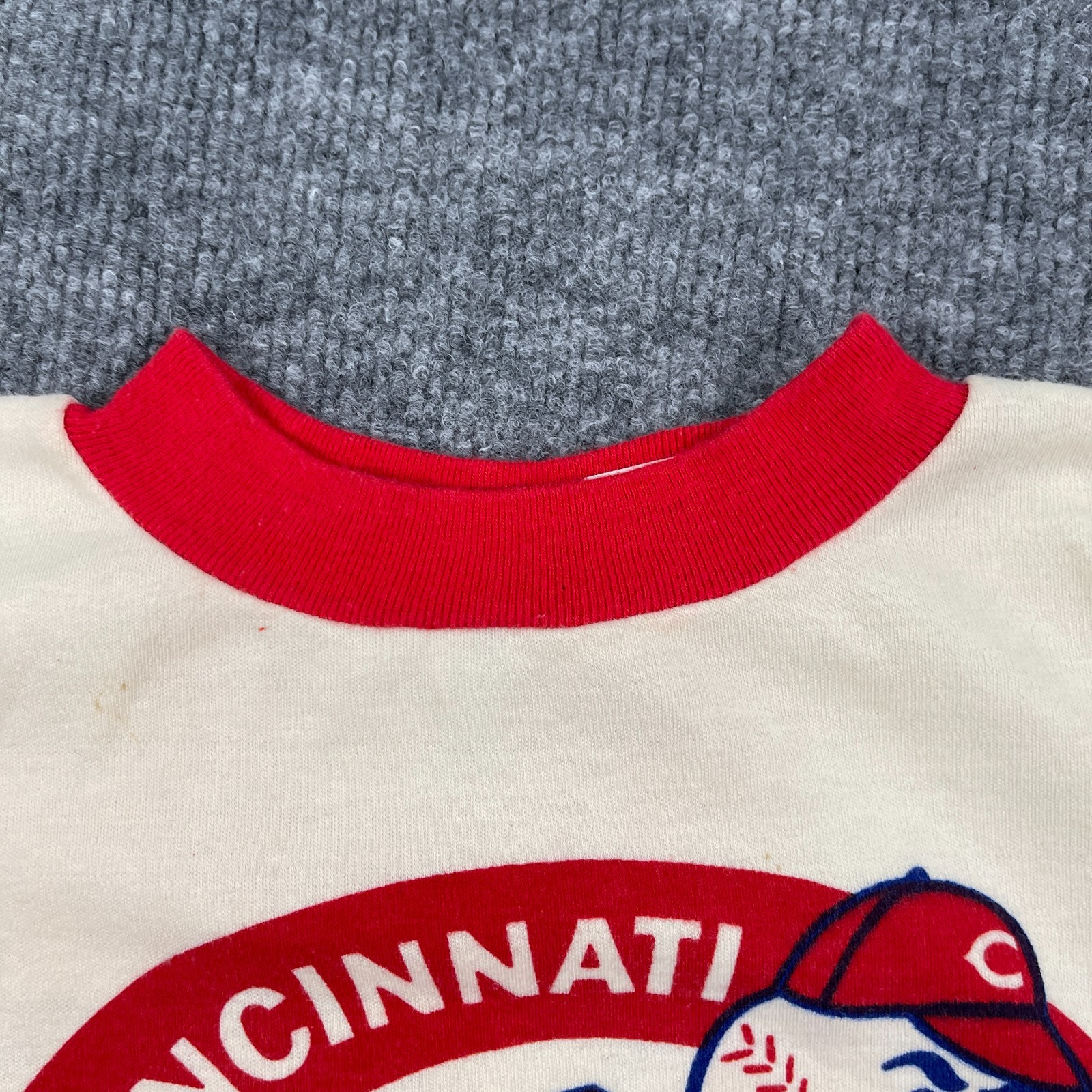 Vintage 70s Cincinnati Reds Mike #28 Baseball Shirt Teens Medium 15×22 Ivory