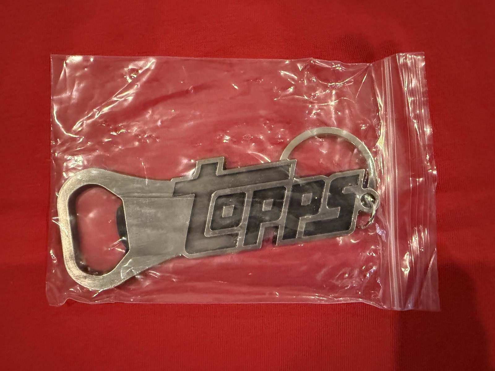 TOPPS 2019 Promotional T-Shirt (Size S) + Metal Key Chain! NEW! NEVER WORN!