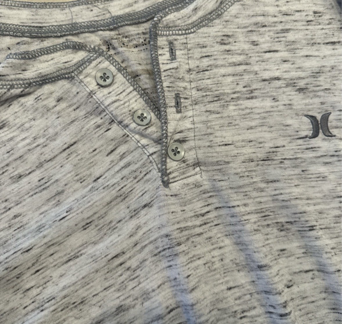 Hurley Men’s L Gray Heather Long Sleeve Henley Knit Tee Button Logo
